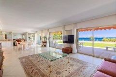 GOLFE-JUAN – VUE MER PANORAMIQUE - 4 PIECES AVEC VASTE JARDIN — photo 3 of 7