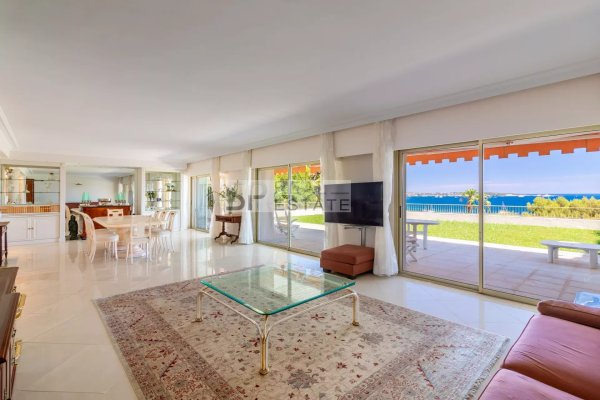 GOLFE-JUAN – VUE MER PANORAMIQUE - 4 PIECES AVEC VASTE JARDIN — photo 3