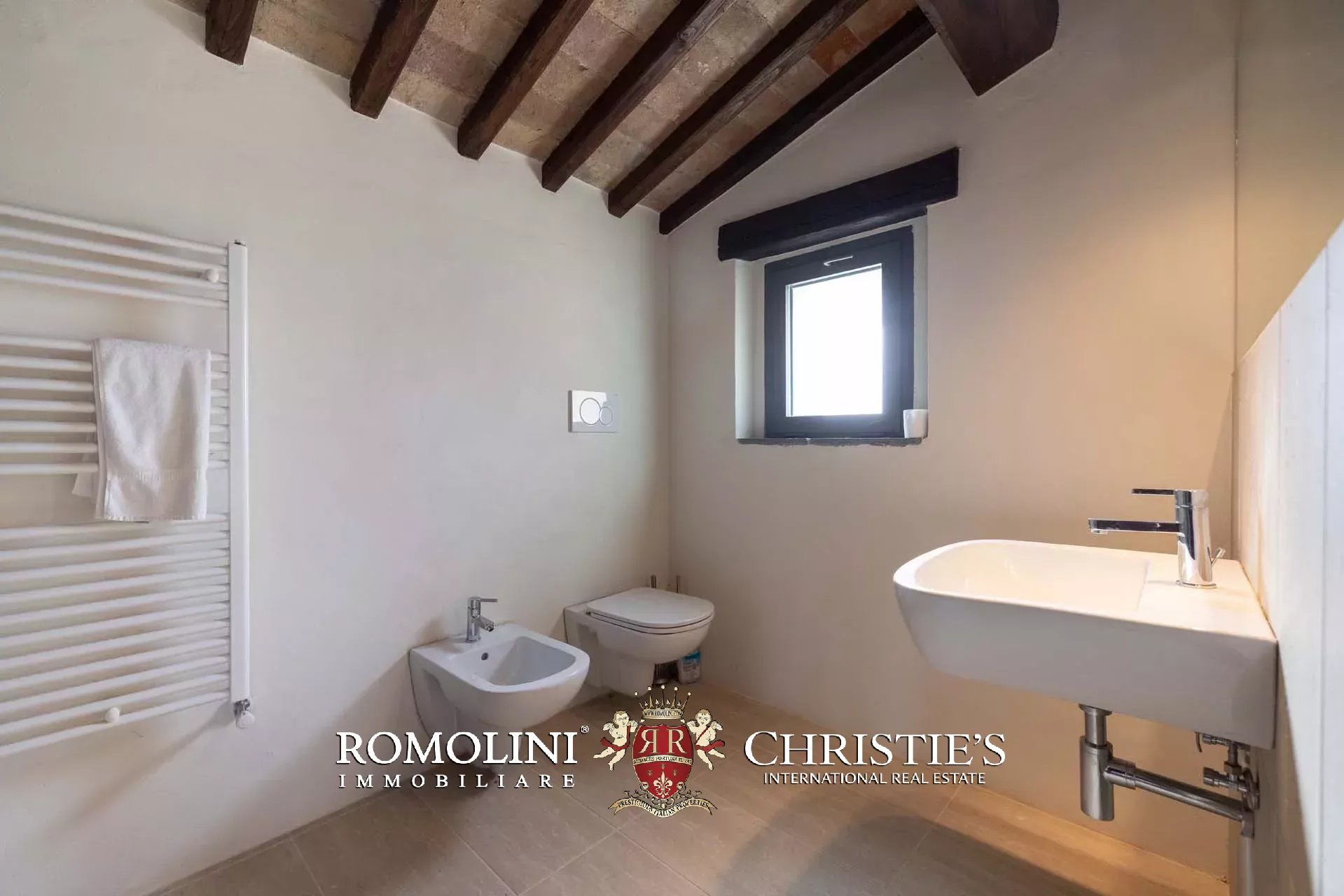 7 Bedroom Villa/Townhouse's Image 83