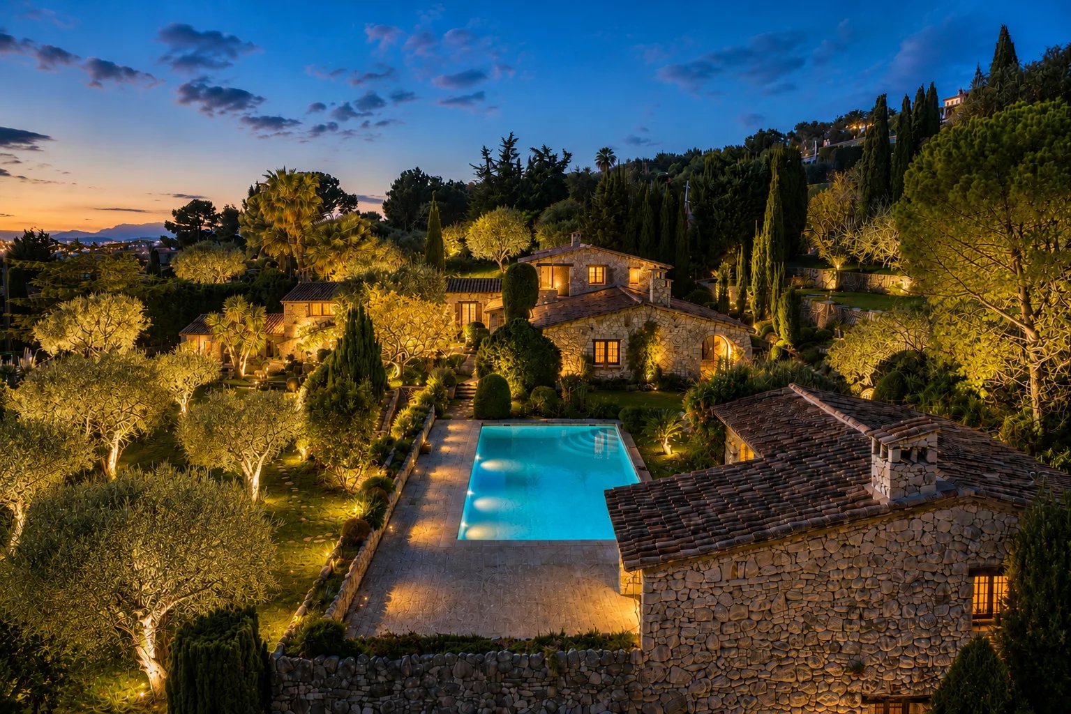 Bastide en pierres - vue mer panoramique - à pied du village