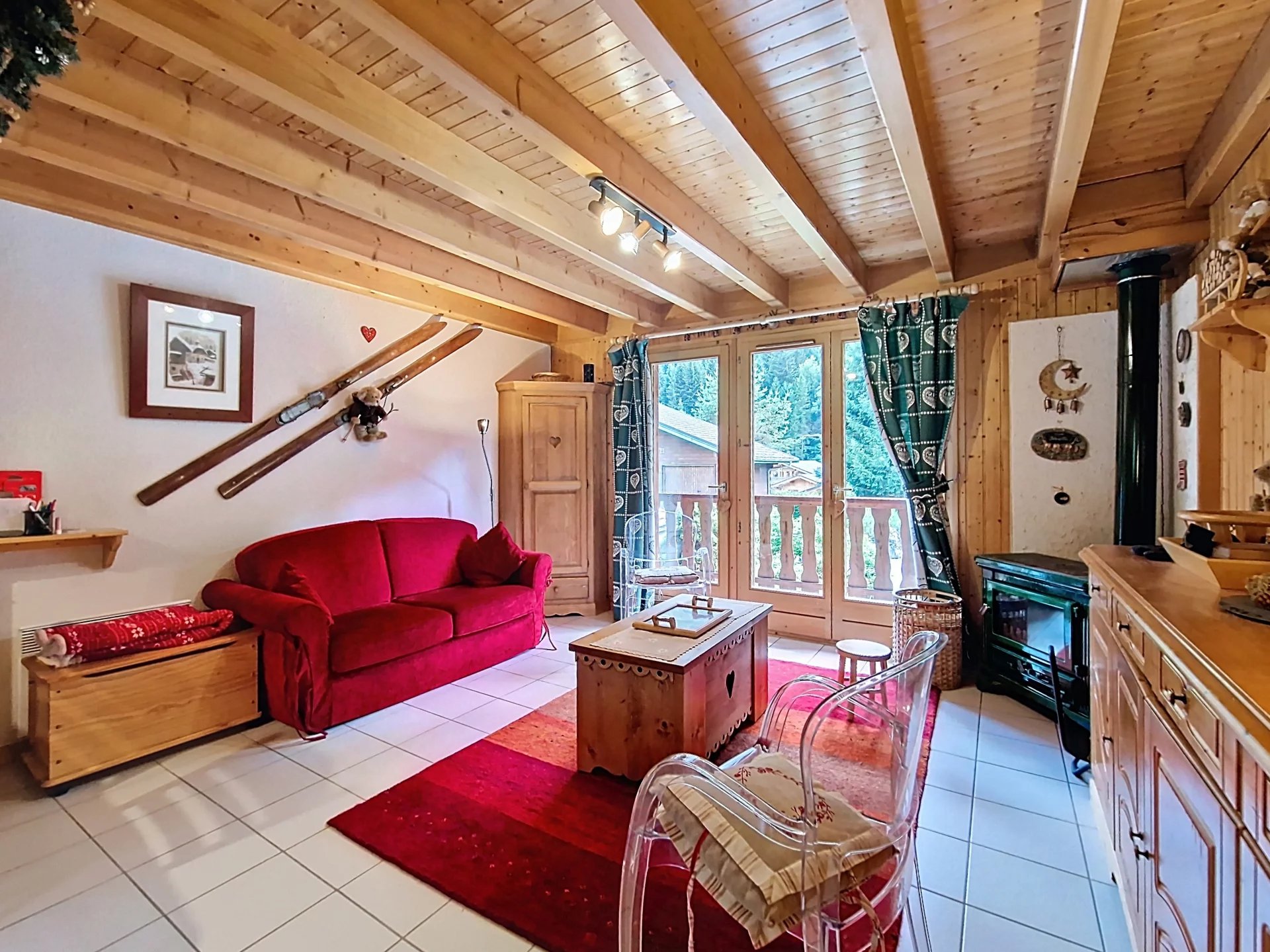 1/2 CHALET SPACIEUX SITUE AU CALME