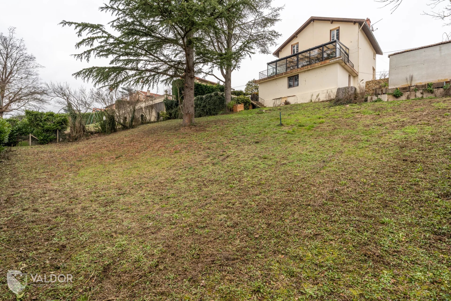 Maison à rénover sur une parcelle 1243 m² avec vue panoramique