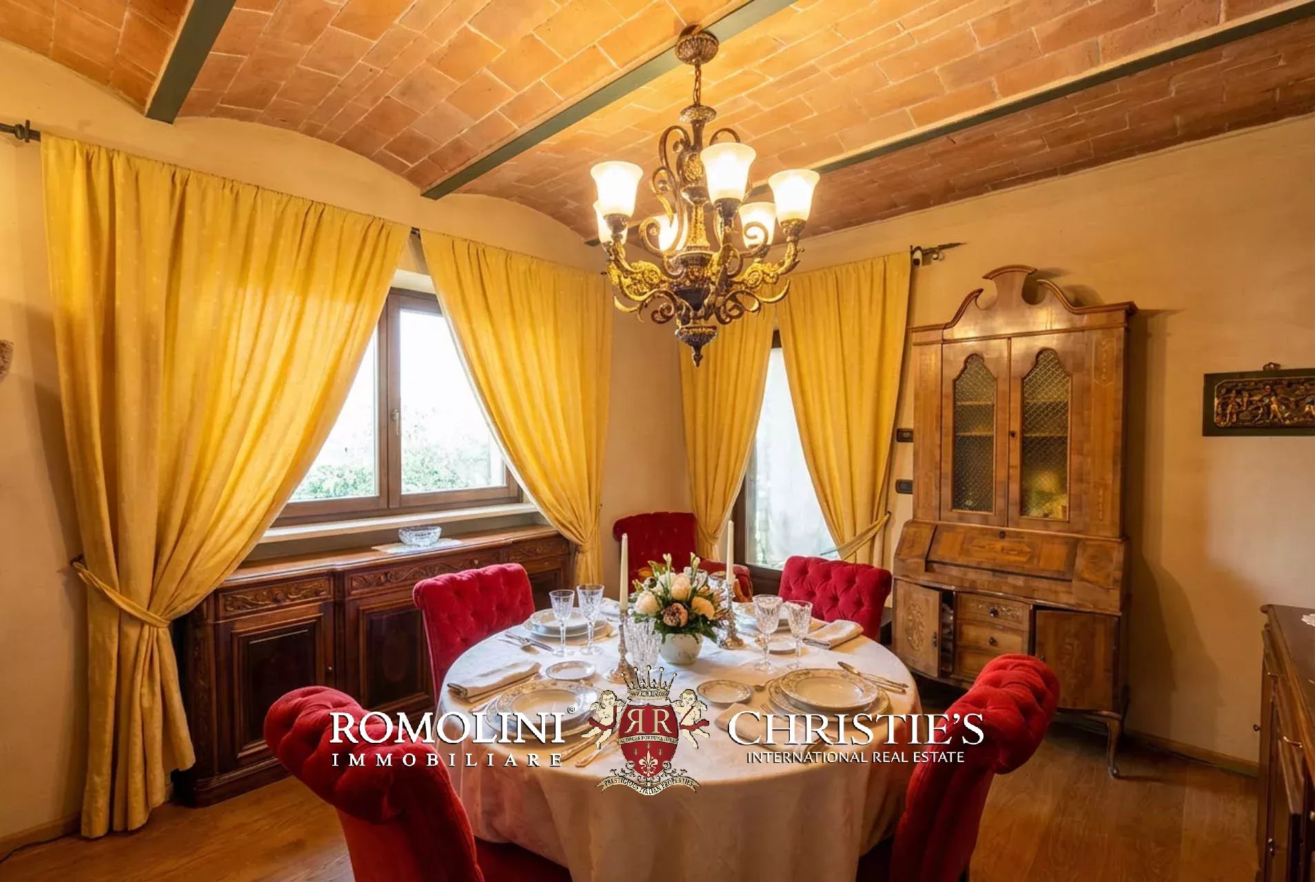 5 Bedroom Villa/Townhouse's Image 23