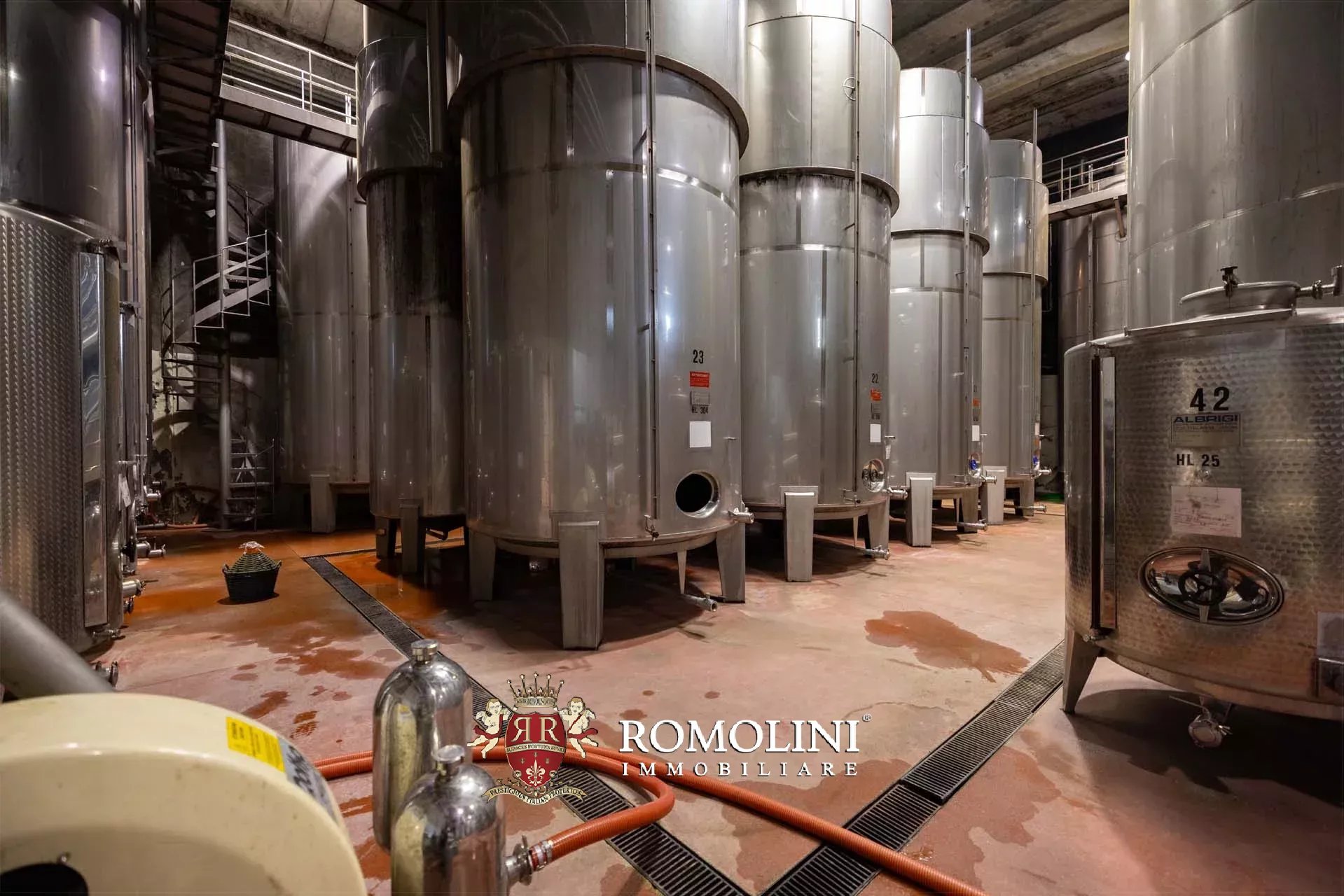 35 Bedroom Vineyard's Image 86