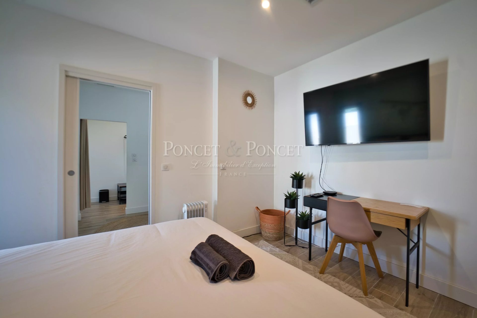 6 Bedroom Villa/Townhouse's Image 10
