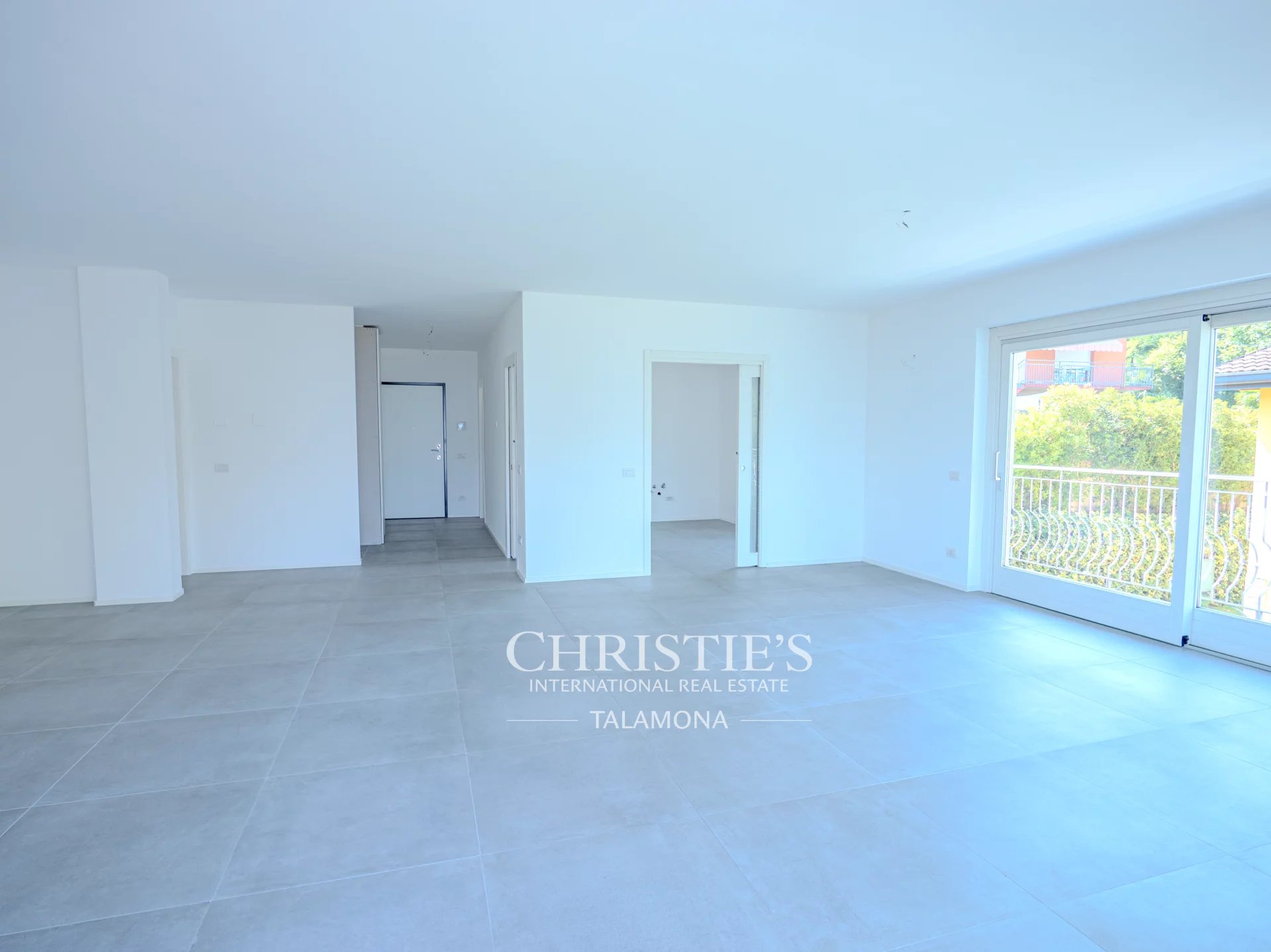 3 Bedroom Apartment/Flat's Image 4