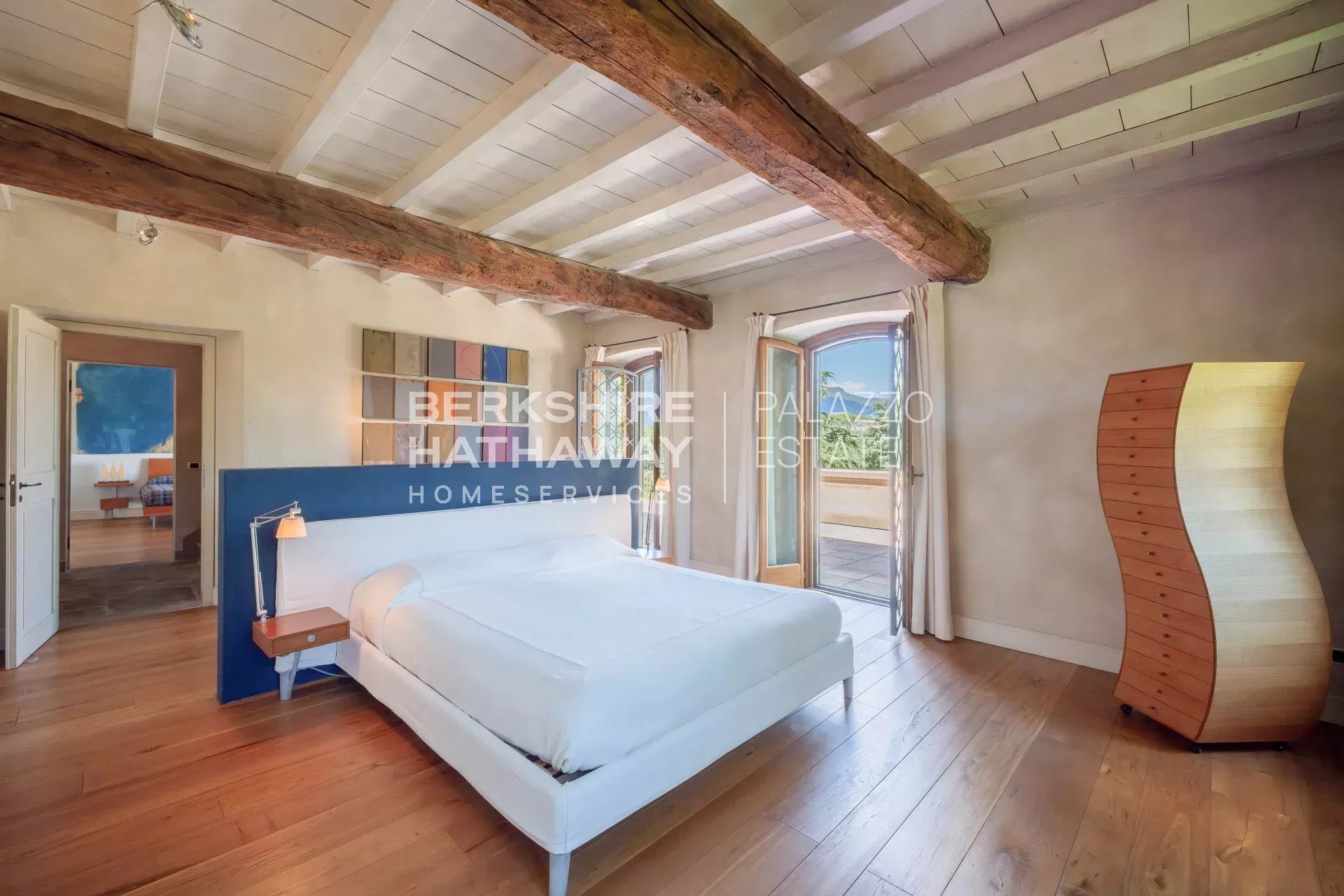 Raffinata Villa Storica Restaurata con Vista sulle Prealpi, a pochi minuti da Varese