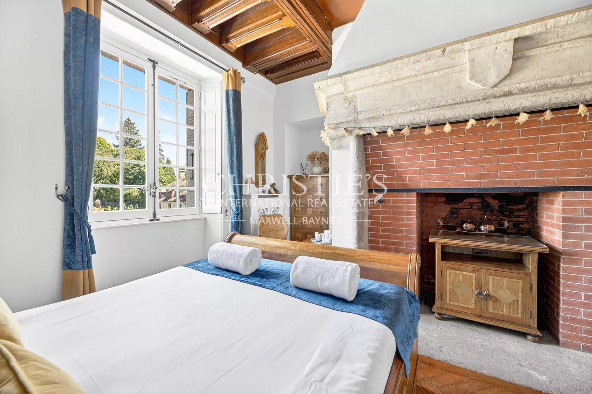 38 Bedroom Chateau's Image 64