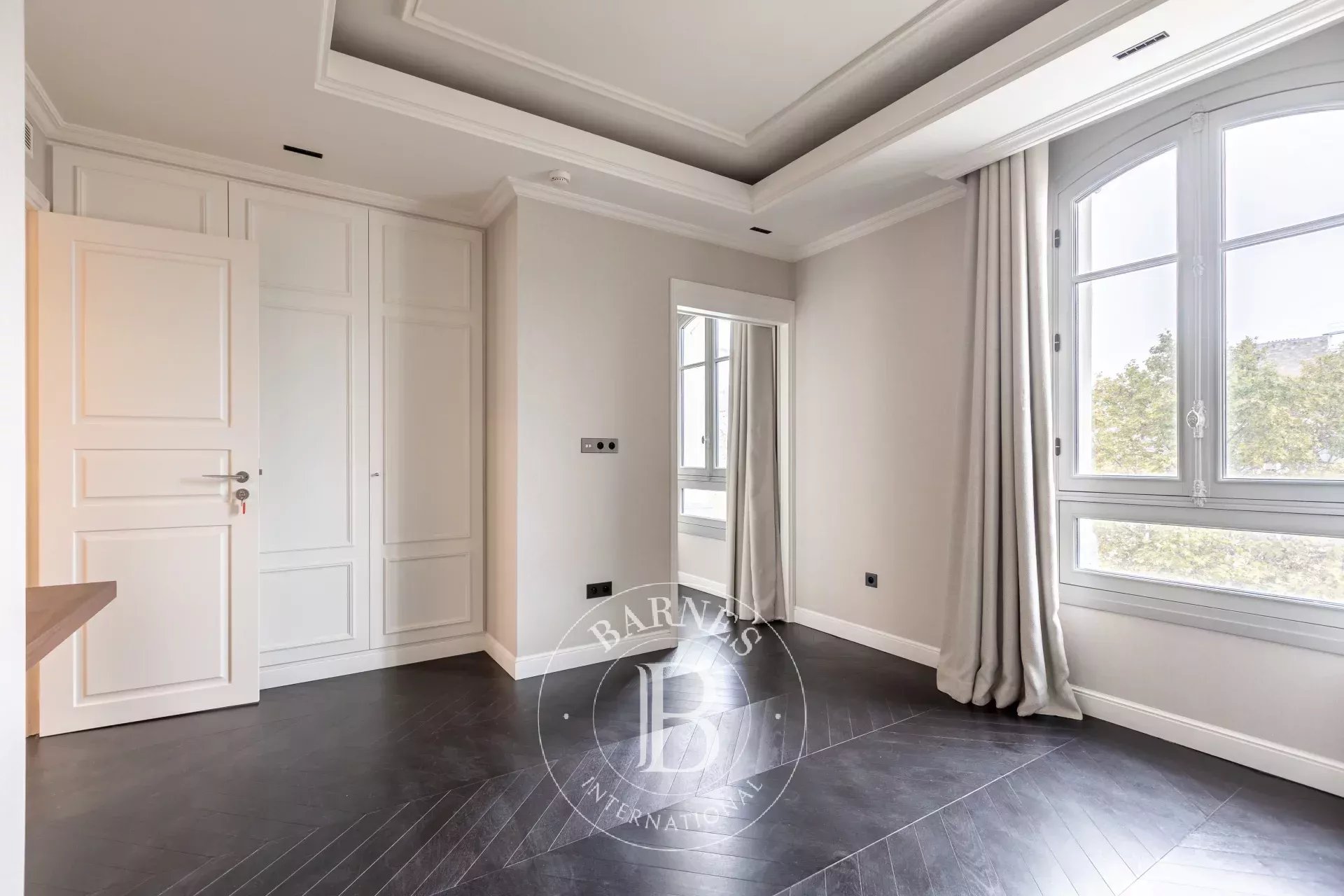 Paris  - Mansion 5 Bedrooms - picture 8