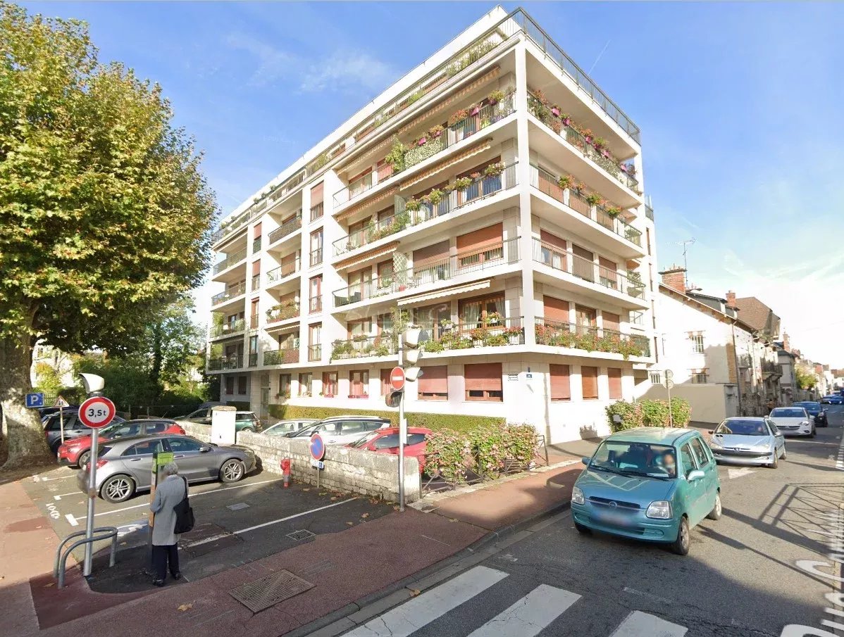 Appartement lumineux avec grande terrasse en plein cœur de Montargis