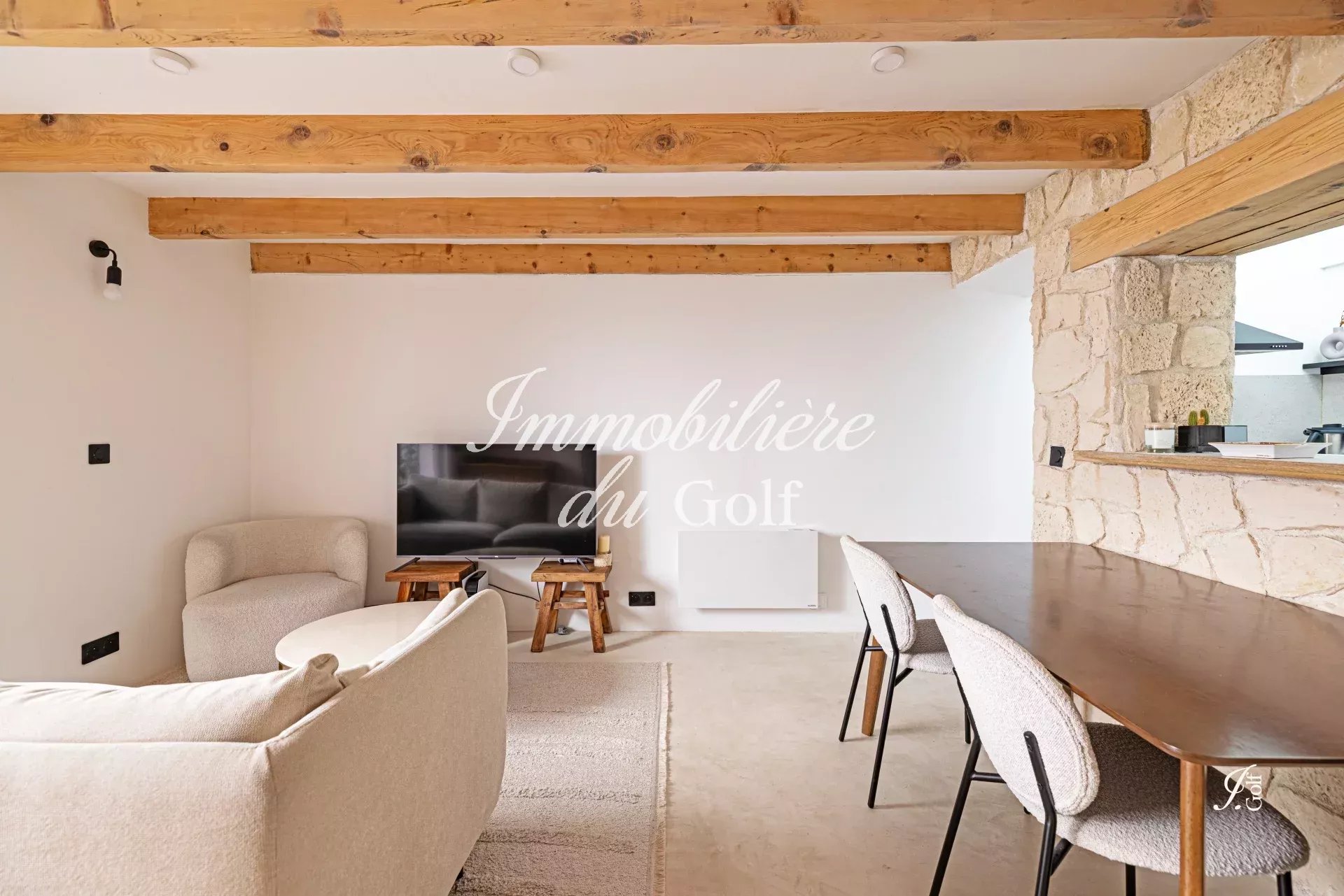 AU COEUR DE LA VALENTINE - Maison de village T2/T3 de 73m2 ( 59m2 Carrez) - Terrasse - 13011