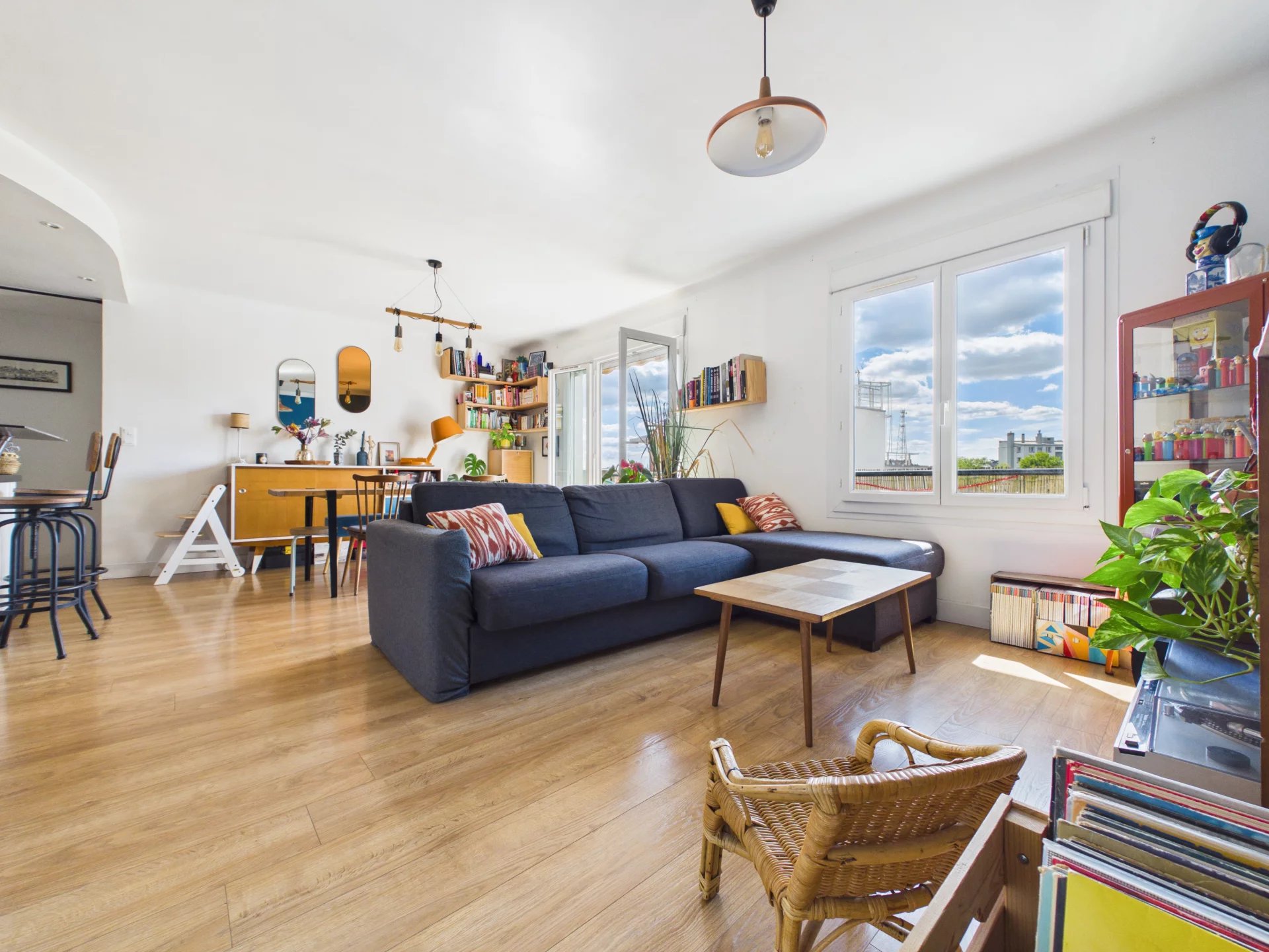 NANTES DALBY / TOUTES-AIDES – DERNIER ÉTAGE – T3 TRAVERSANT AVEC BALCON, PARKING & CAVE