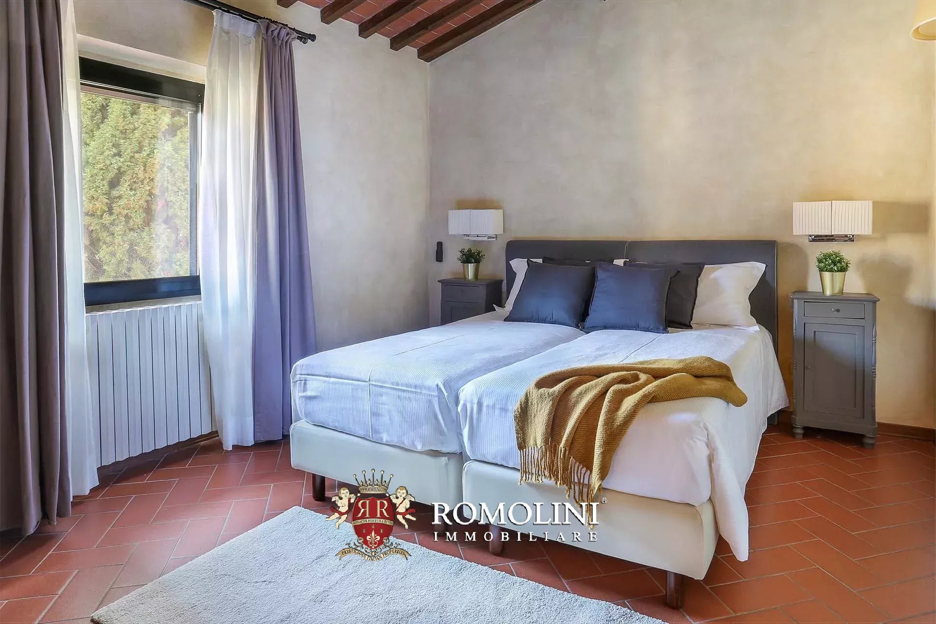 25 Bedroom Vineyard's Image 39