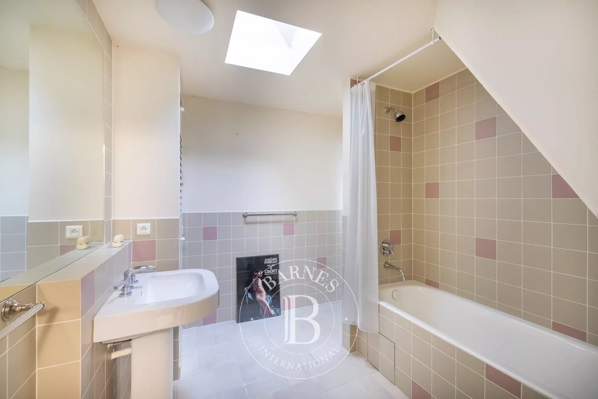 Daire Paris 4ème - picture 10