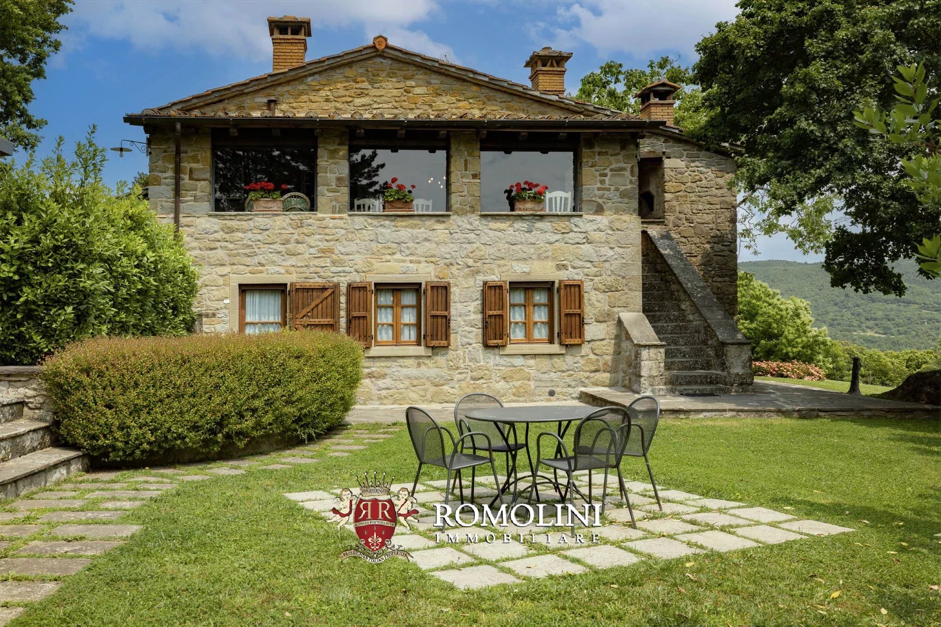 6 Bedroom Villa/Townhouse's Image 4