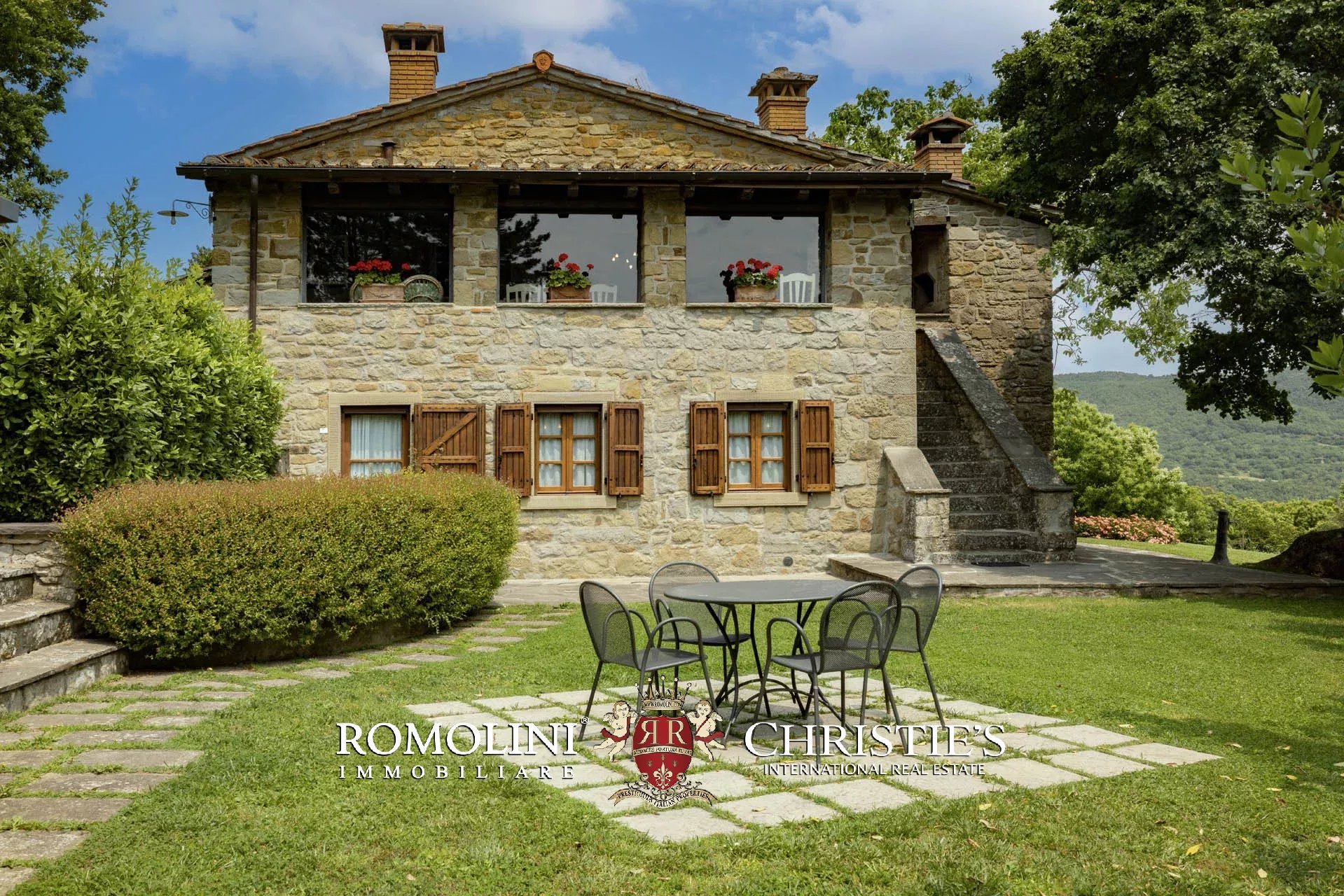 6 Bedroom Villa/Townhouse's Image 4