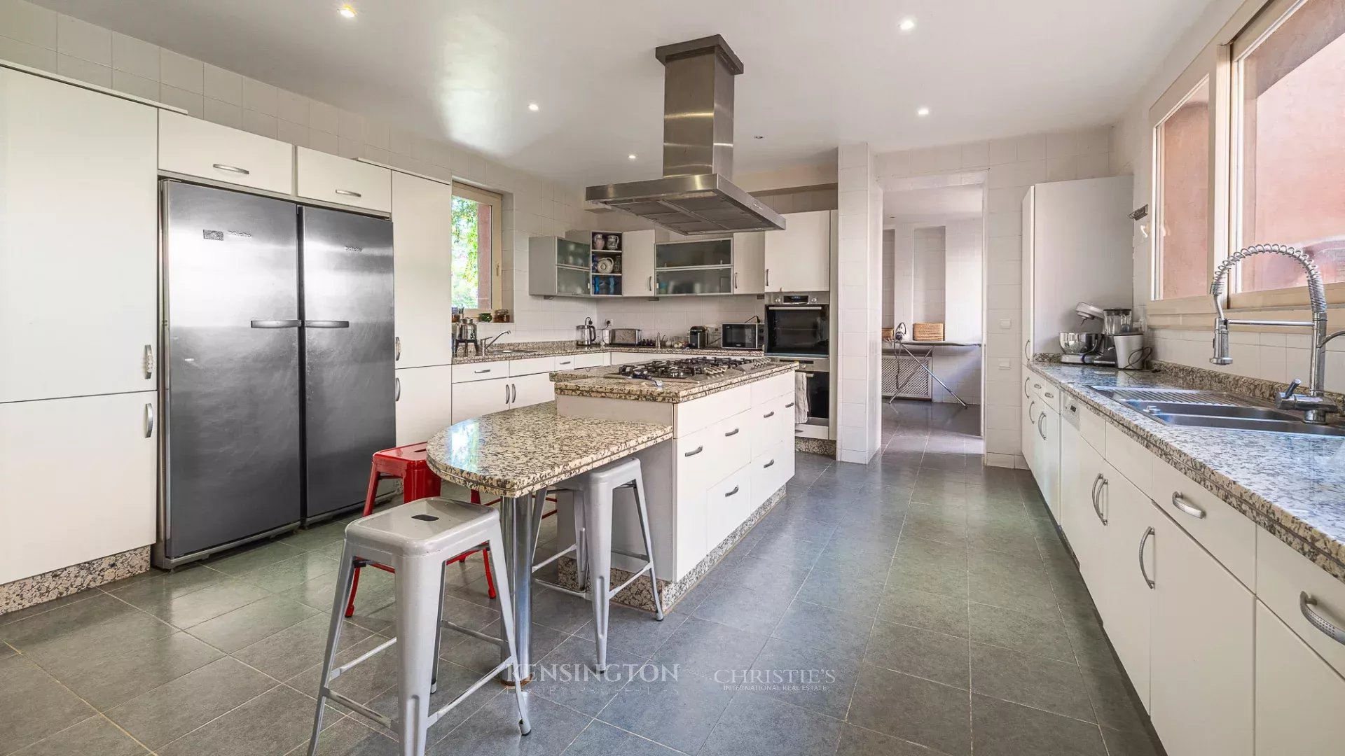 6 Bedroom Villa/Townhouse's Image 22