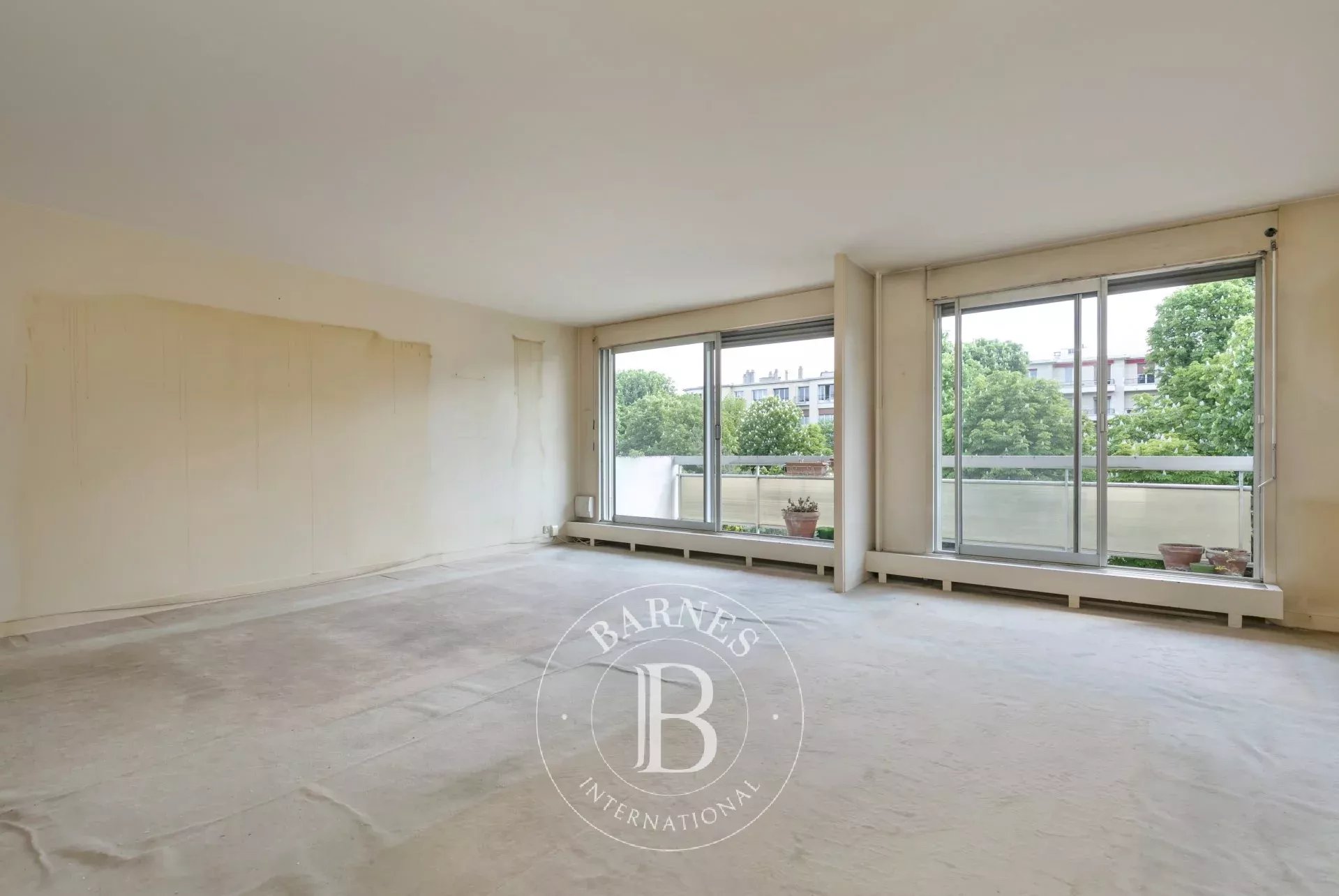 Neuilly-Inkermann - 3-room apartment to be renovated - 1 bedroom - Upper floor - Balcony - Unobstructed view - Paster school sector -