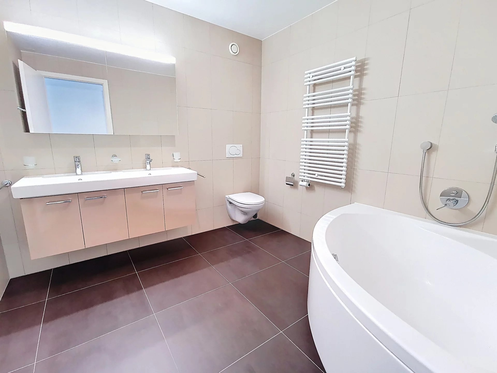 Superbe 3.5 pièces avec jardin, terrasse et échappée sur le lac