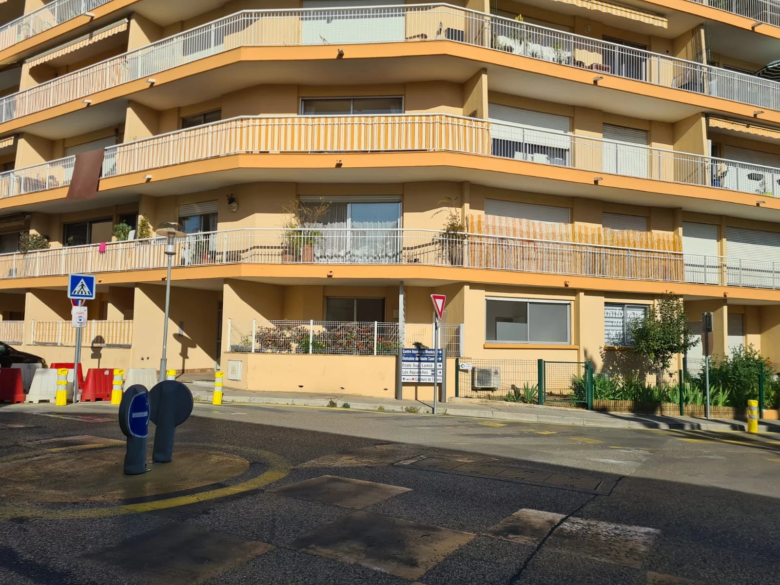 A LOUER Local Bureau