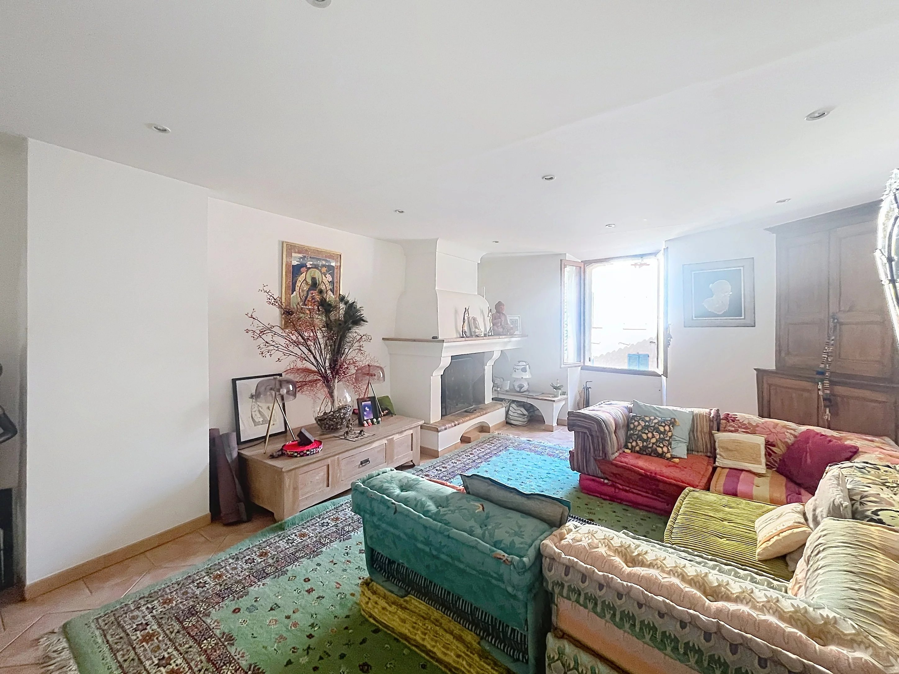 Charming triplex of 5 rooms with terrace in the heart of Cotignac