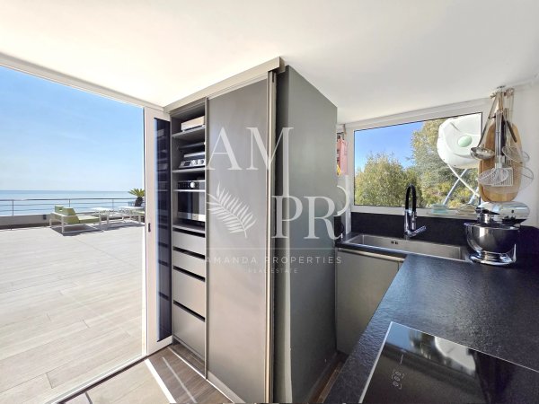 Waterfront penthouse in the prestigious area Cannes — photo 3