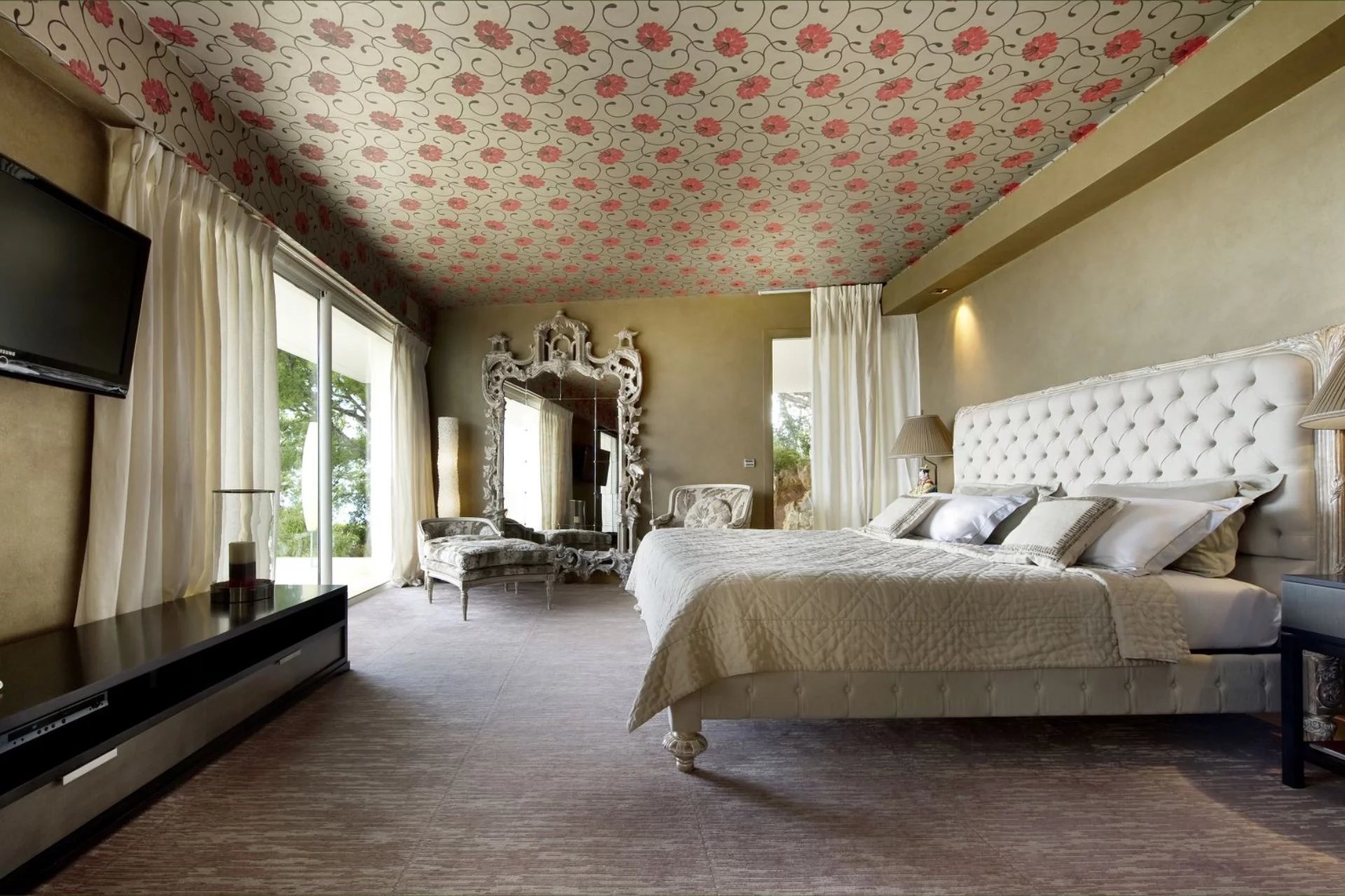 Luxury, modern 7-bedroom villa with hotel service