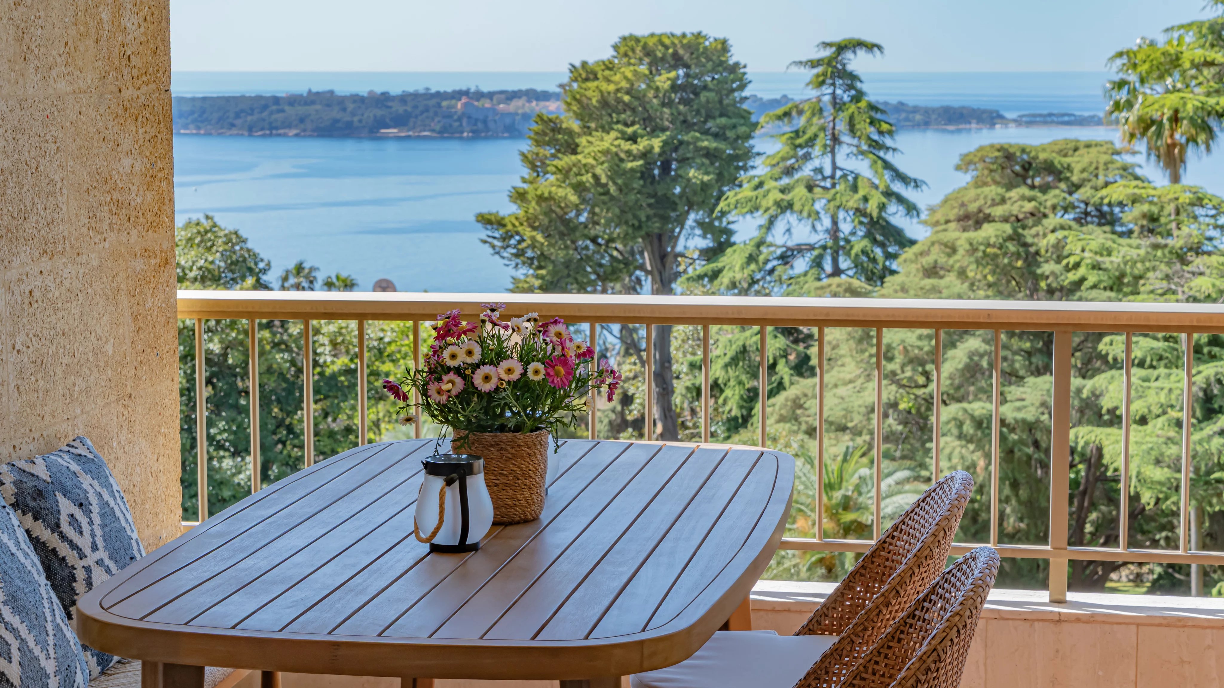 Sole agent - Magnificent apartment Sea and park view