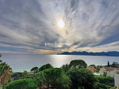 Apartment for sale in Cannes Plages du Midi Croix des Gardes with panoramic sea view — photo 4 of 6