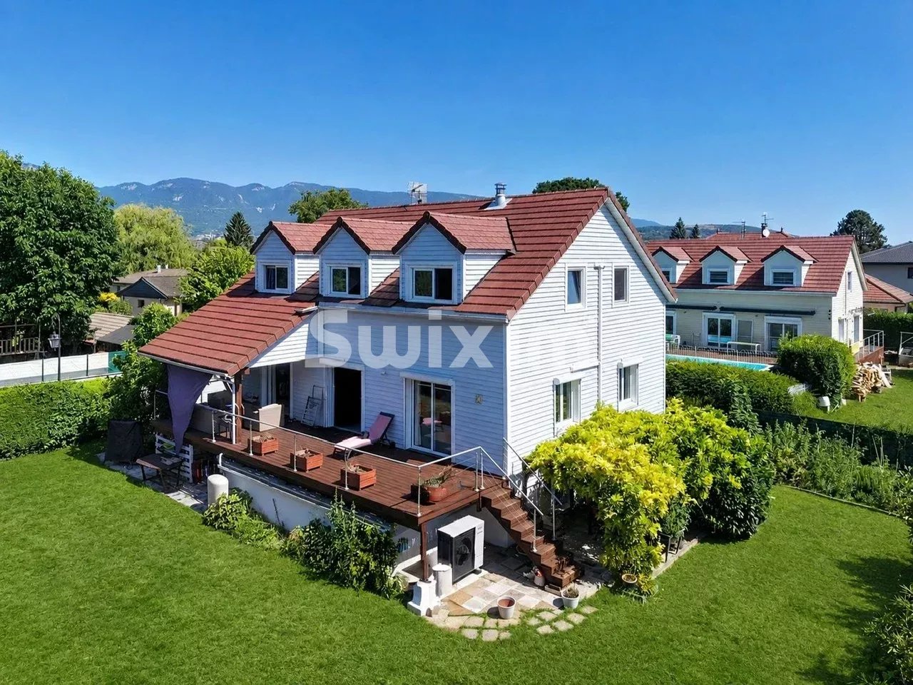 Maison 8 pièces de 290m2 avec garage et jardin