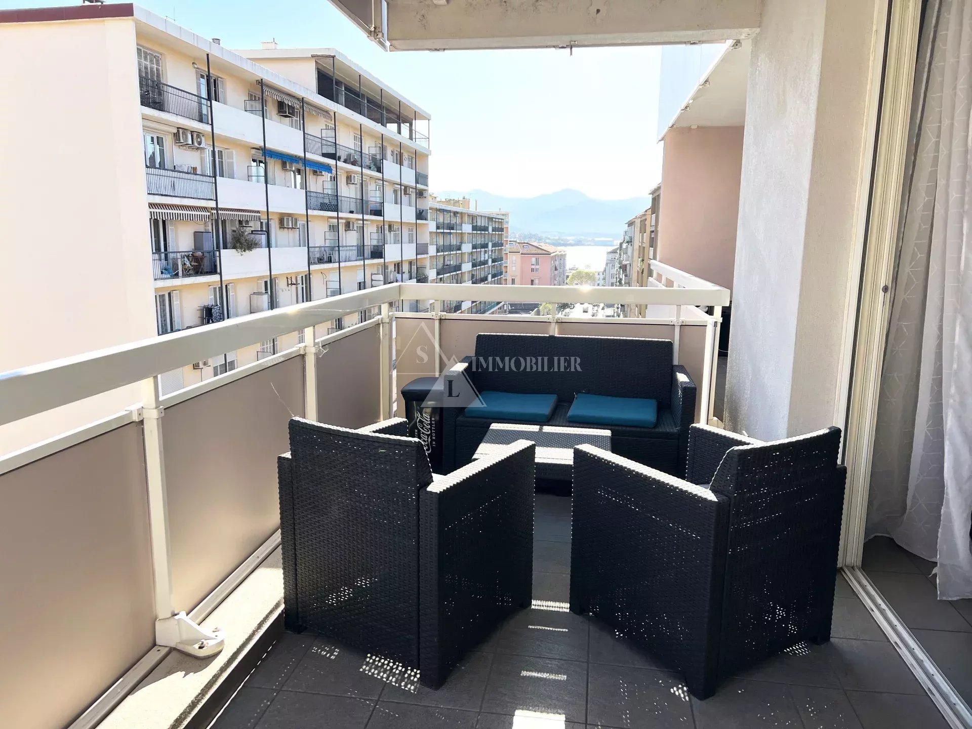 Agence immobilière de 
