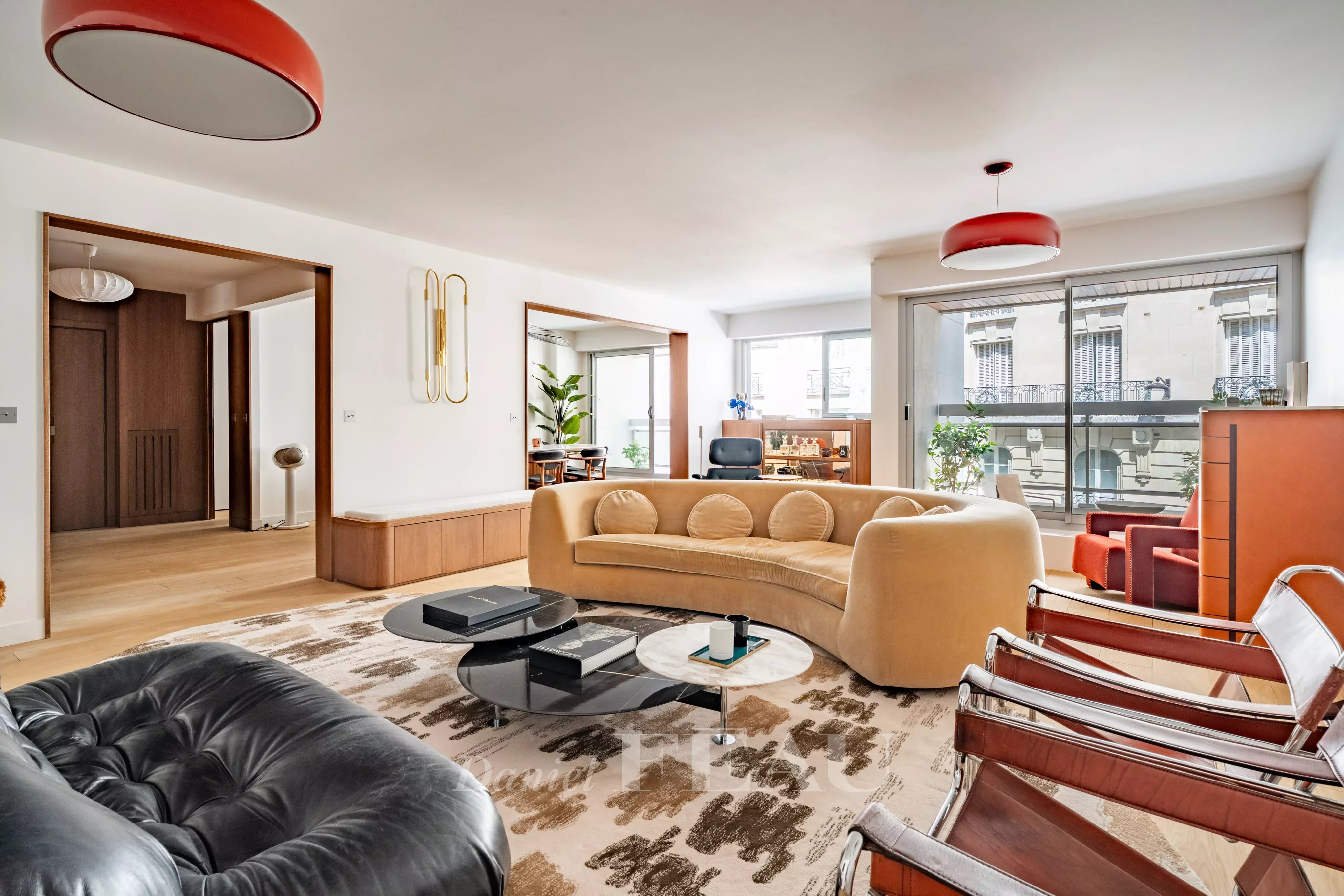 Paris 7th District - Gros Caillou– A renovated 4-bed apartment