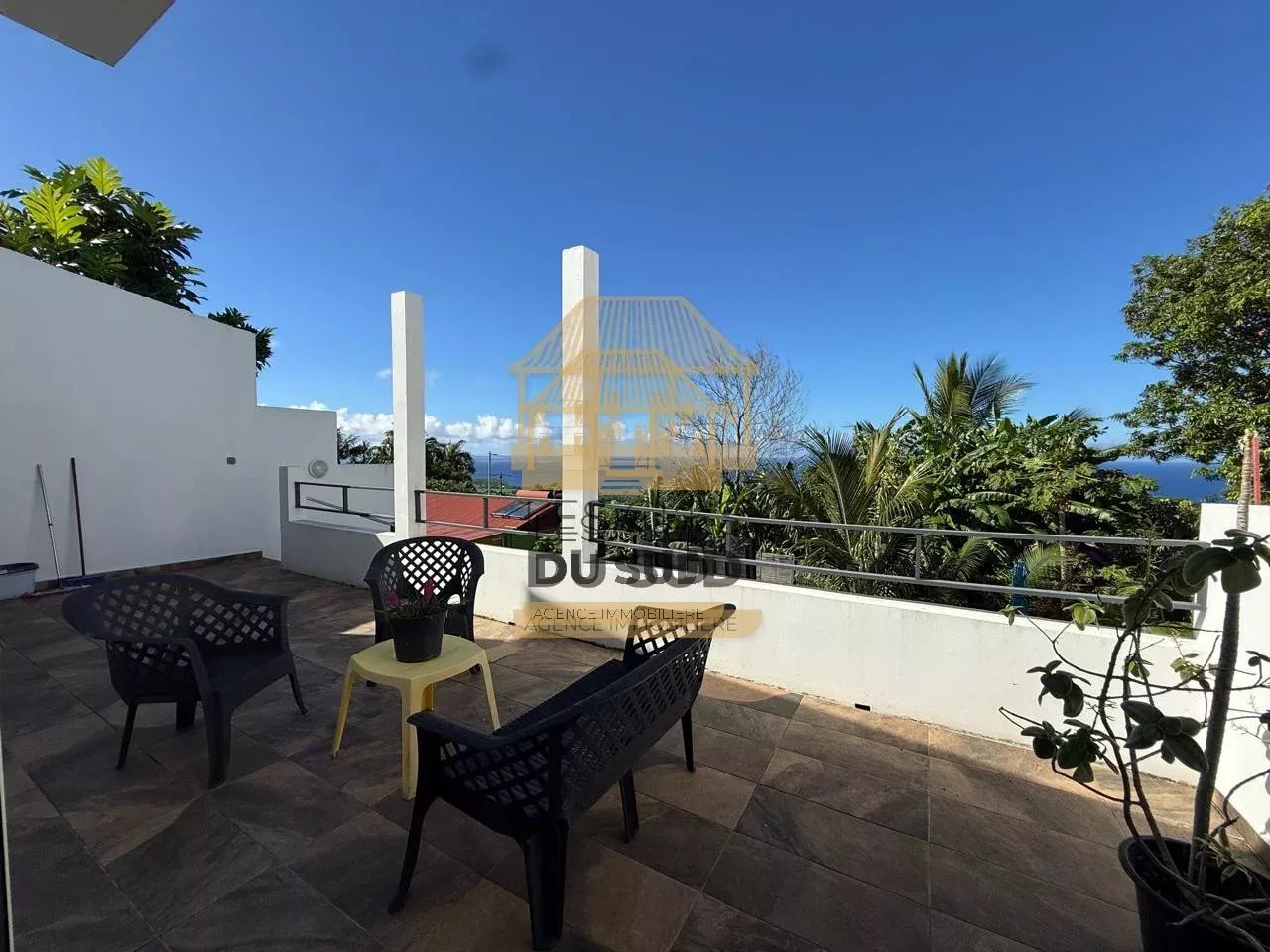 A VENDRE- MAISON DE TYPE T5 DE 106 M² ENVIRON - SAINT PHILIPPE - 247 000 €