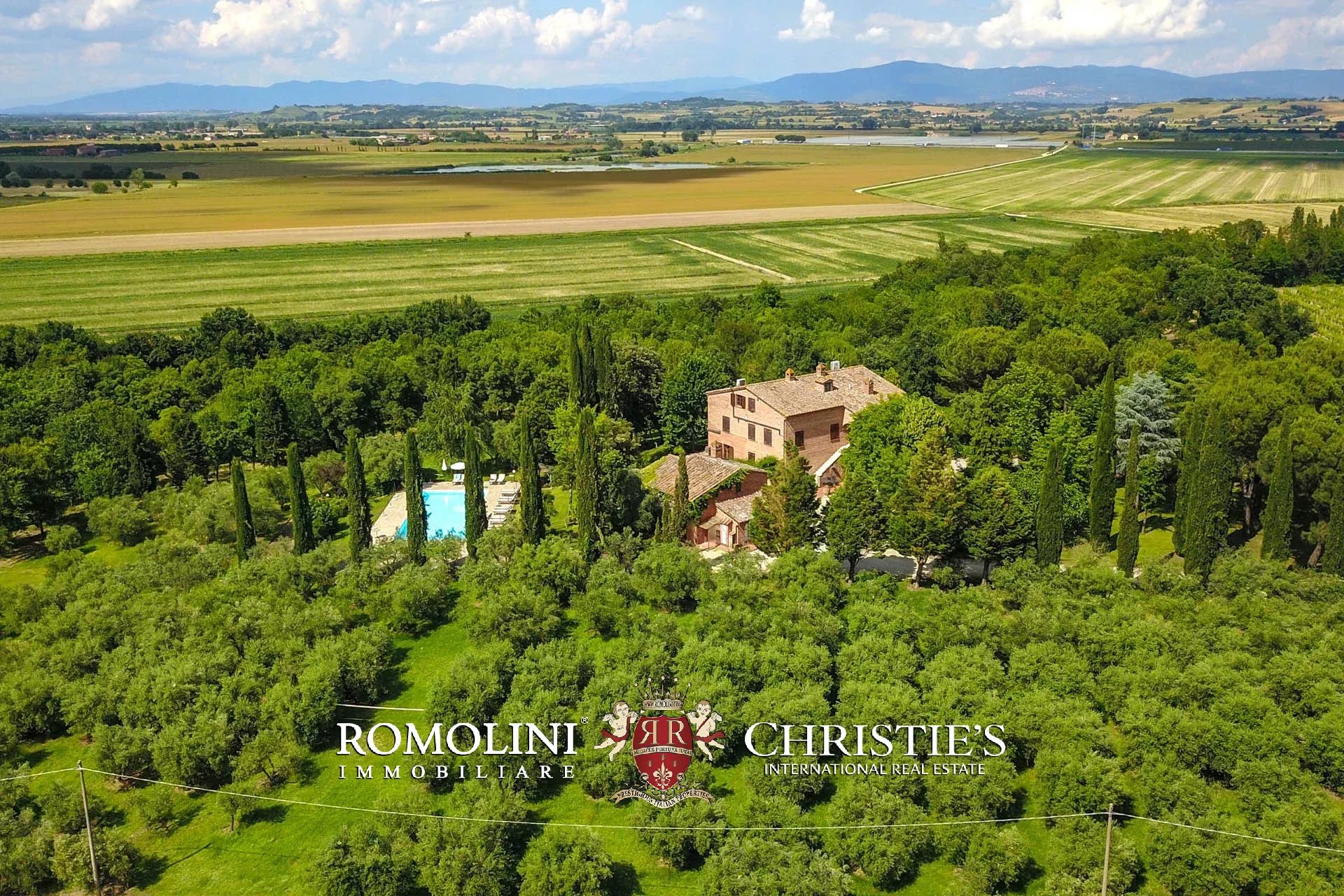 34 Bedroom Vineyard's Image 11