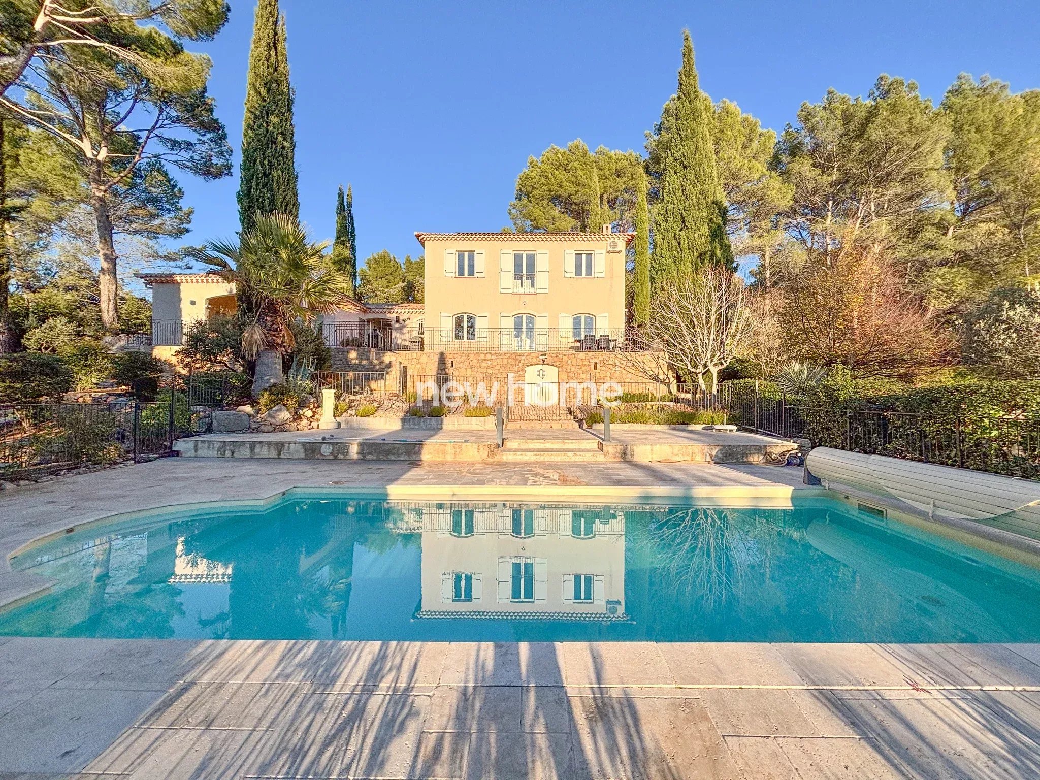 Bastide provençale de 160 m² sur un terrain d'un hectare avec vue dégagée!