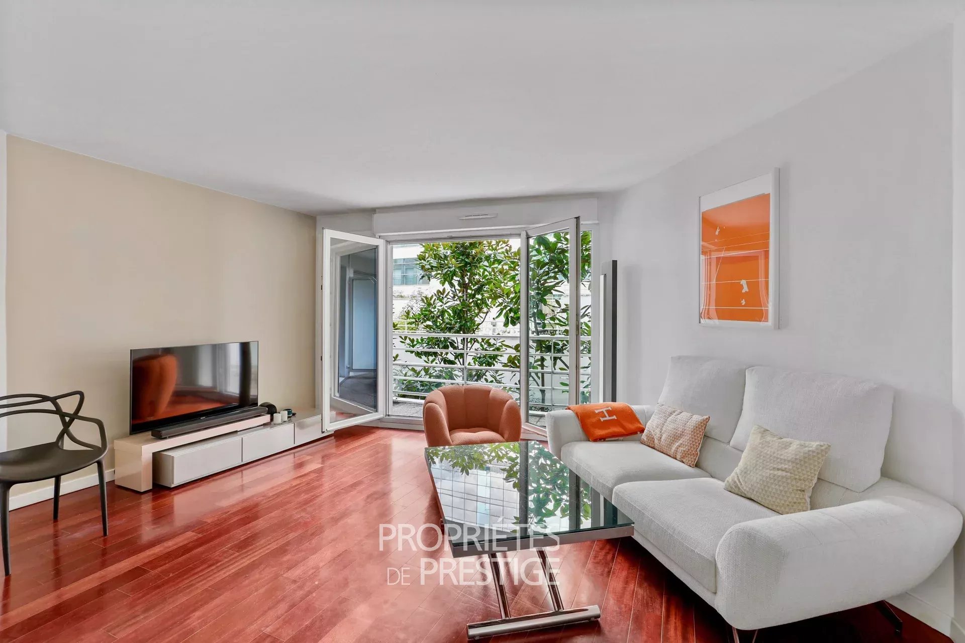 Appartement contemporain sur jardin au calme