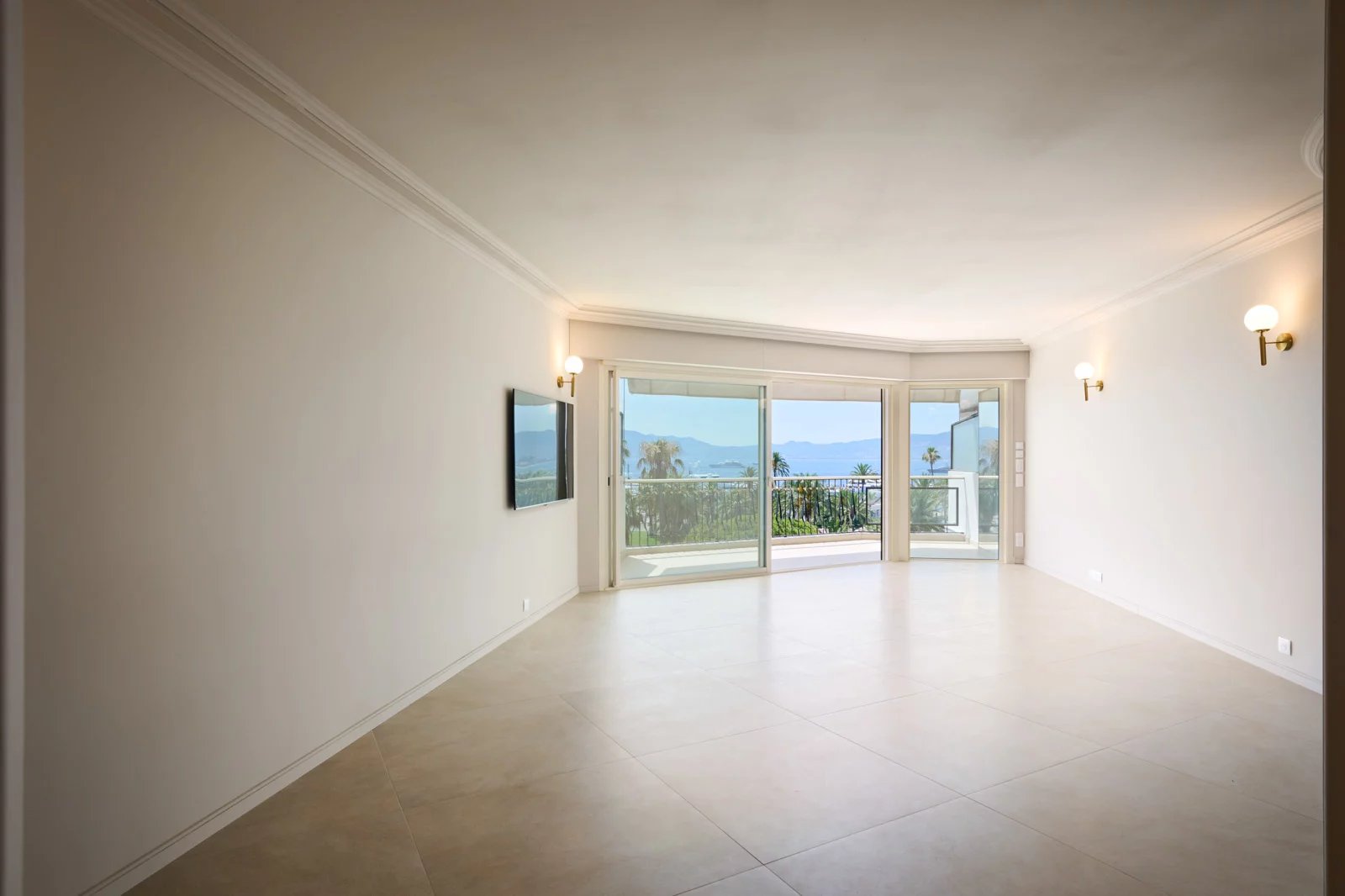Image of Apartment - 2 Bedrooms - 1 Bathrooms for Sale in Alpes-Maritimes-Cannes-France, Image 5