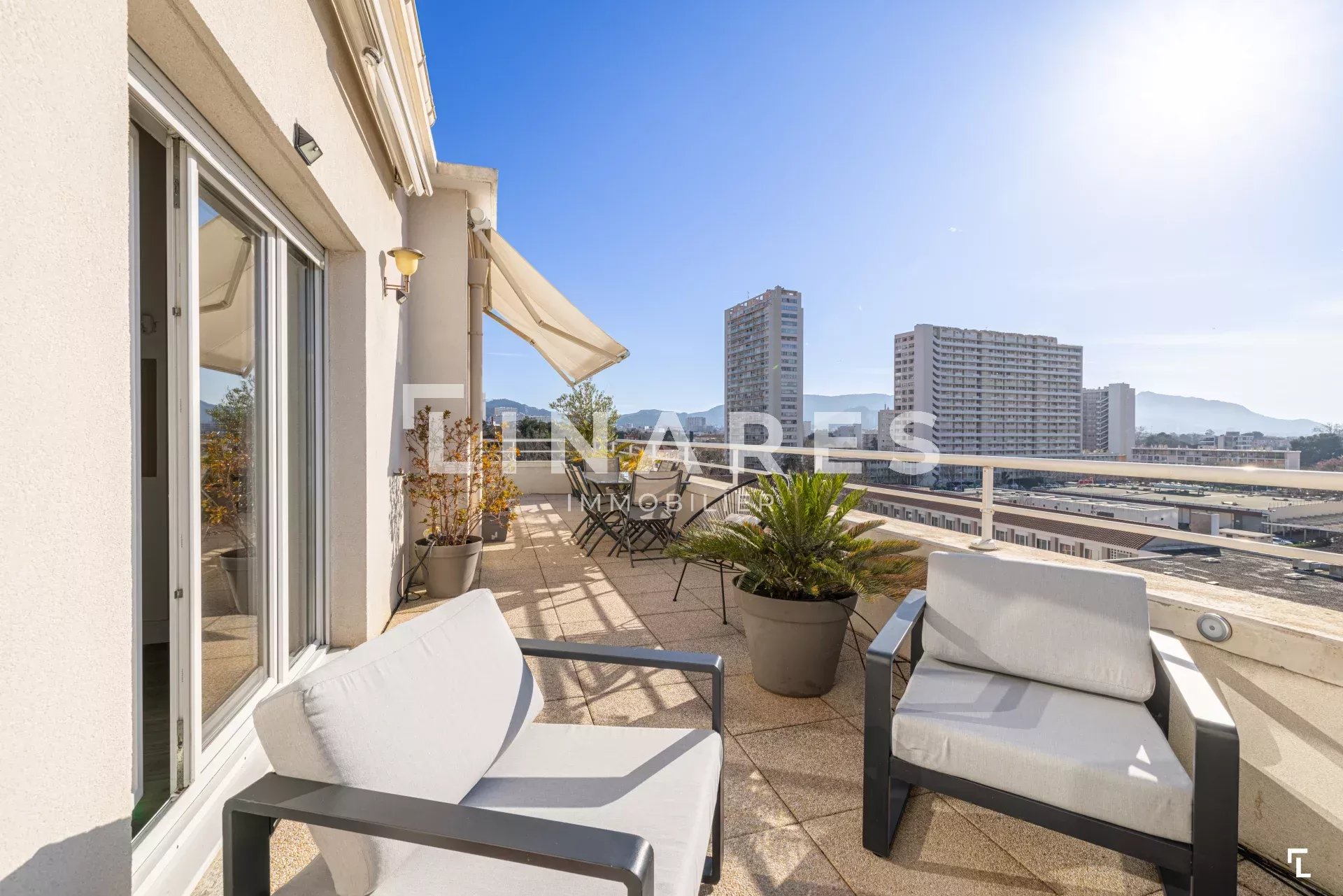 VUE DU CIEL - Appartement T3/4 de 95m2 + Terrasse 47 m2 - 13009