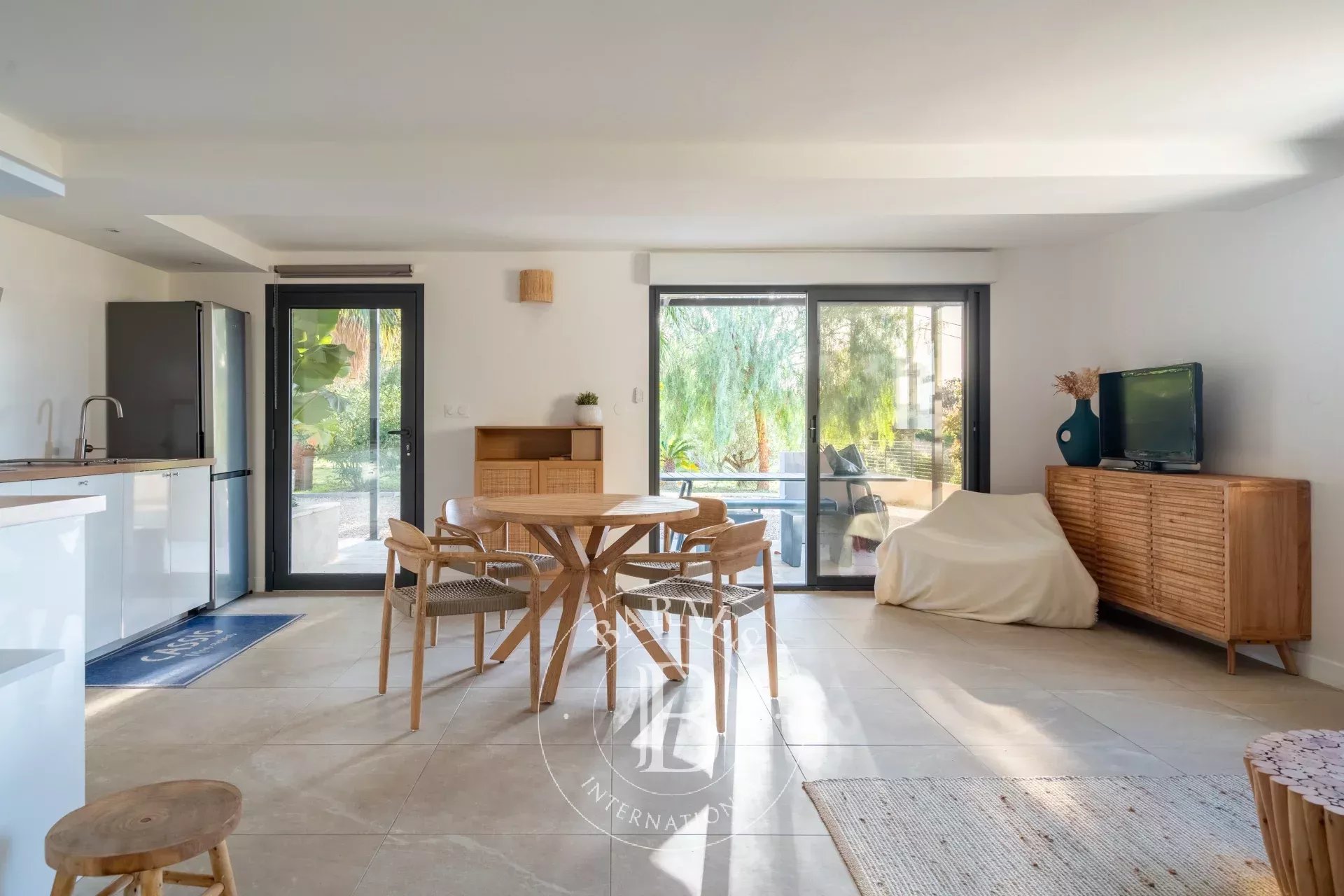 Ev Cassis - picture 12