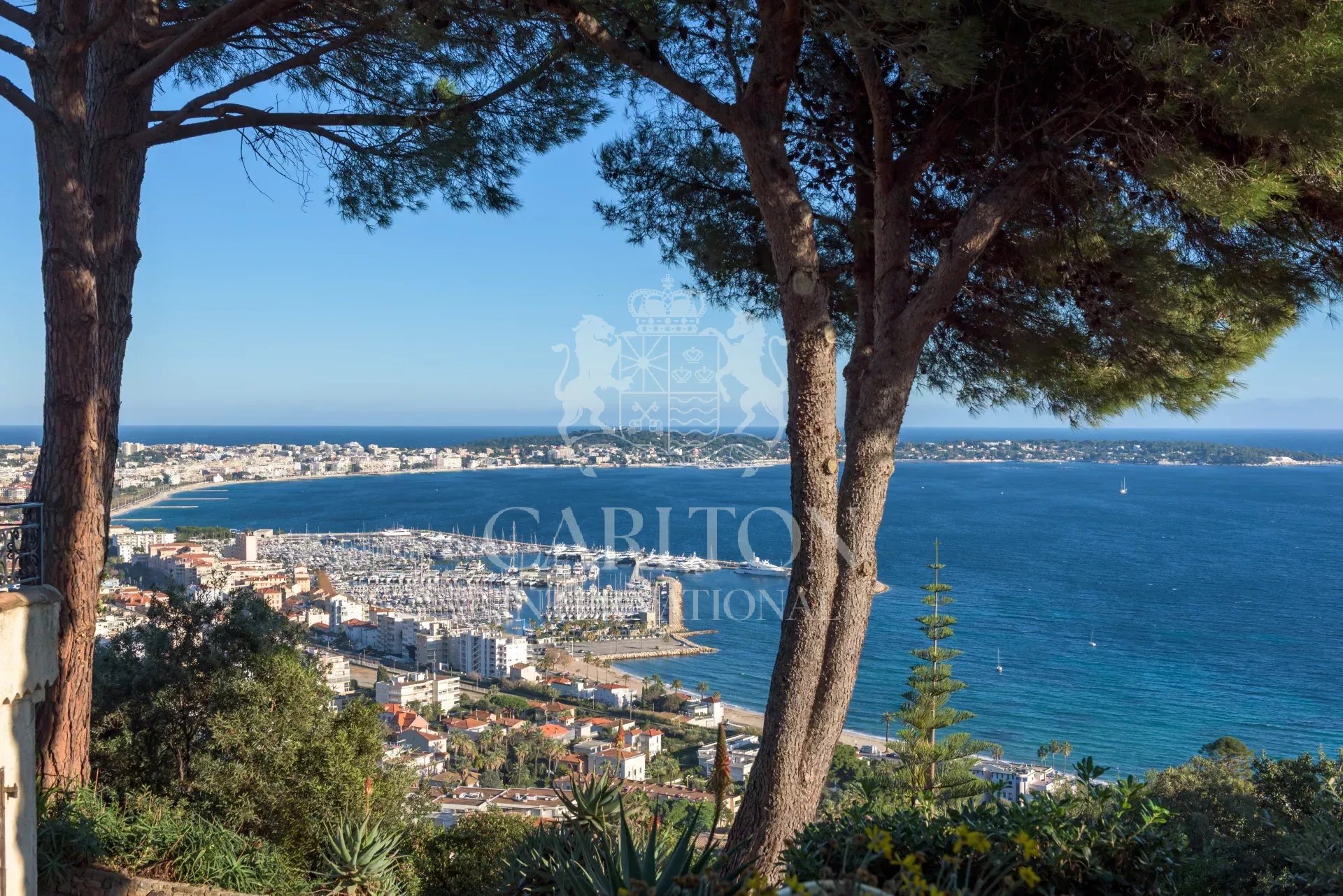 Villa Cannes/Golfe Juan, vue à couper le souffle