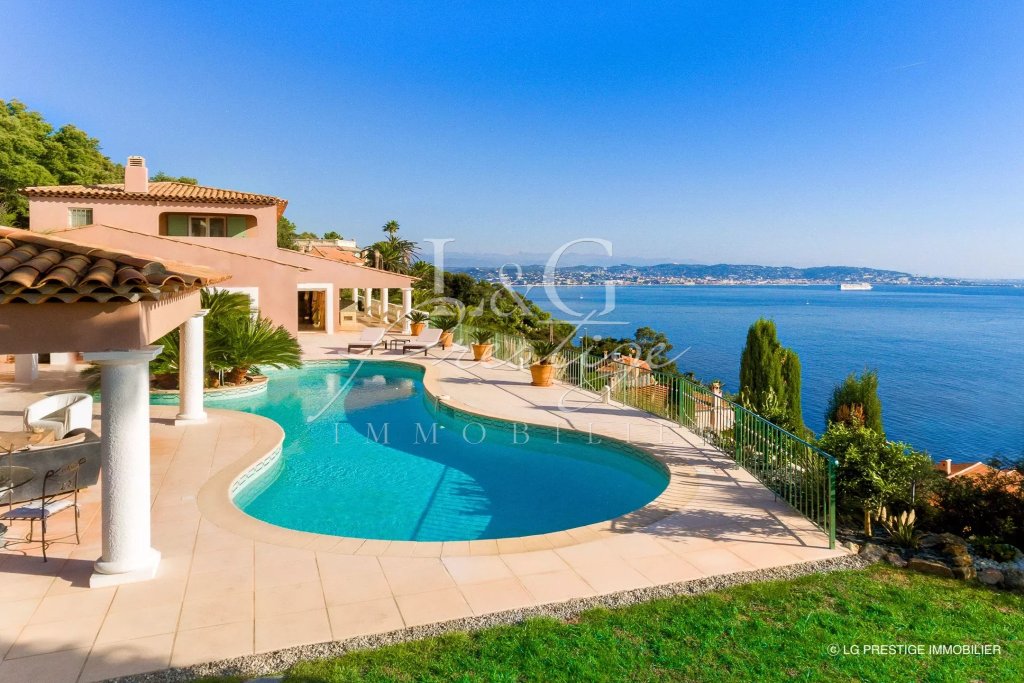 Villa for sale in Theoule sur Mer — Luxury Villa in Théoule-sur-Mer | Majestic Sea View Family Estate