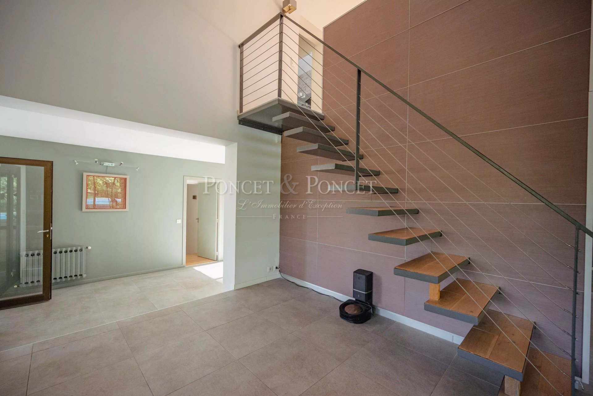 6 Bedroom Villa/Townhouse's Image 10