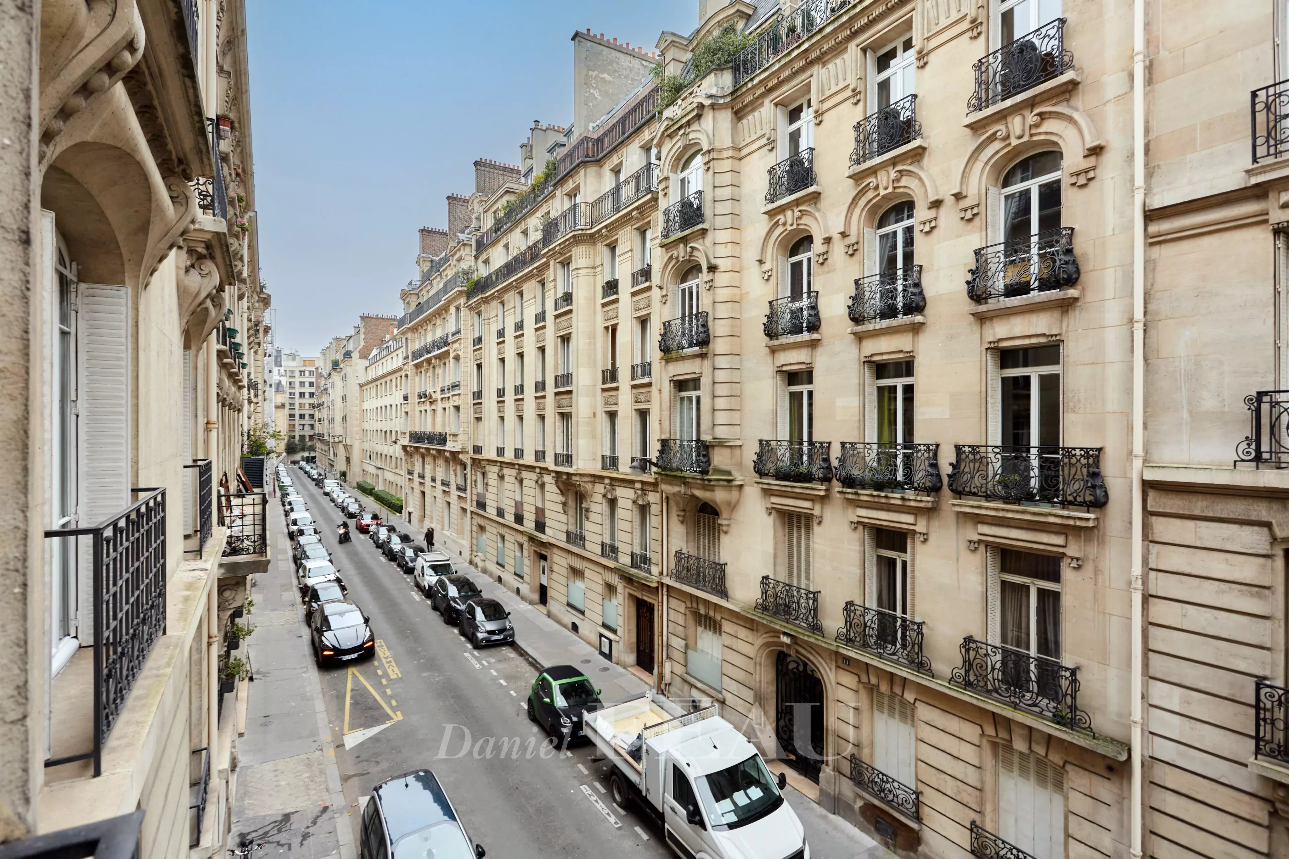 Sale Apartment Paris 16th