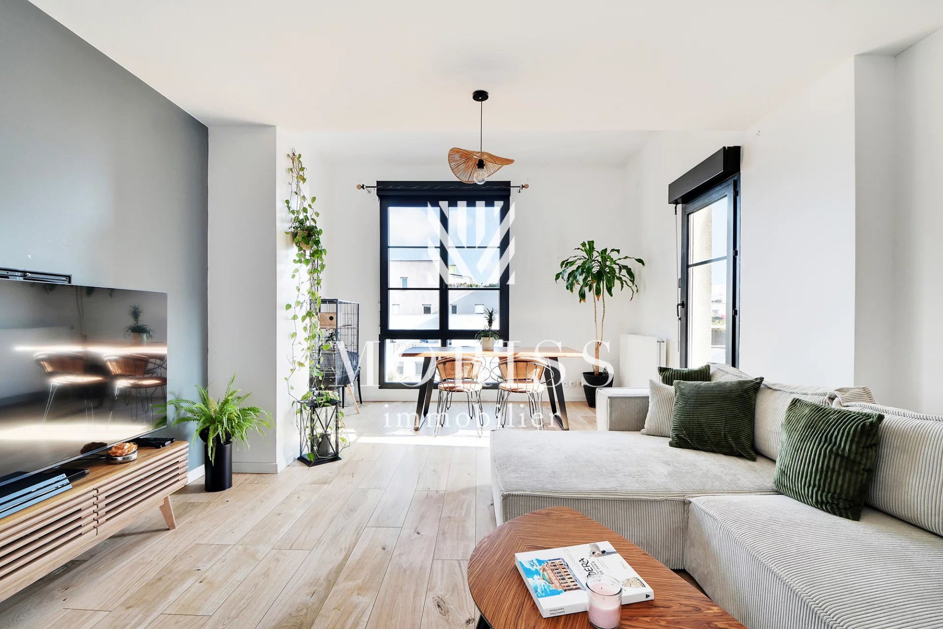 APPARTEMENT AVEC EXTÉRIEUR / DERNIER ÉTAGE / 4 PIÈCES / TRAVERSA - Image Array