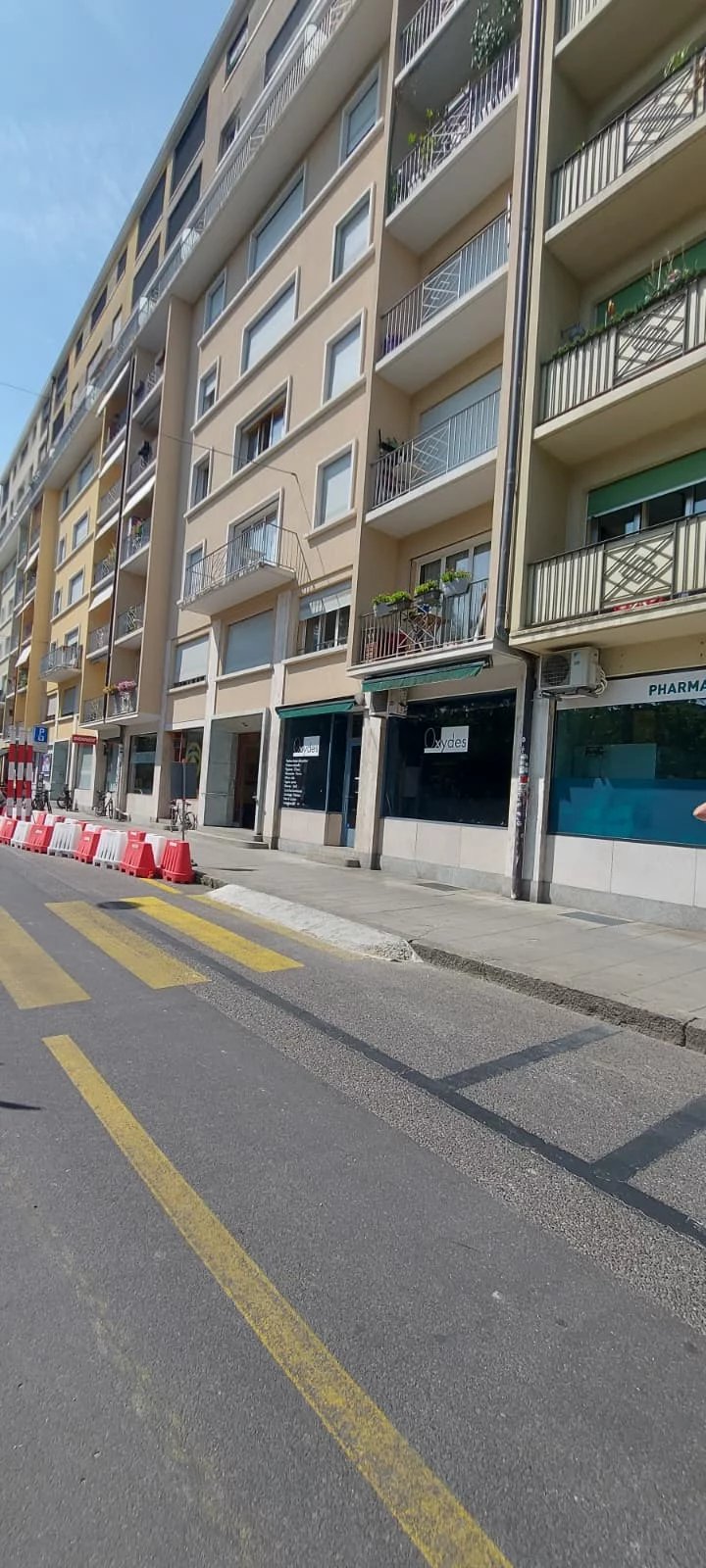 Arcade commerciale dans un environnement privilégié à Carouge