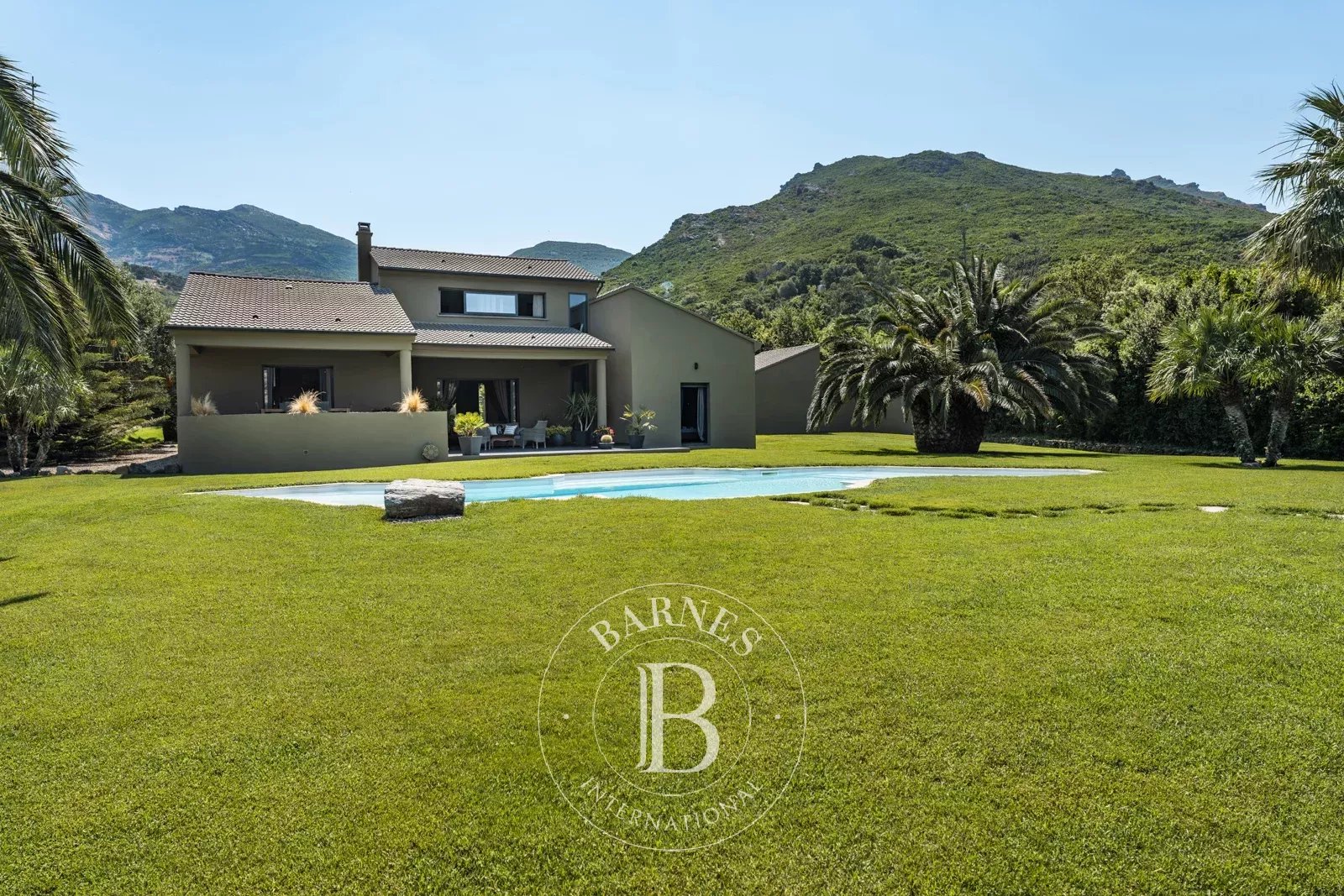 Patrimonio, architect-designed villa, 4 bedrooms, near the beach