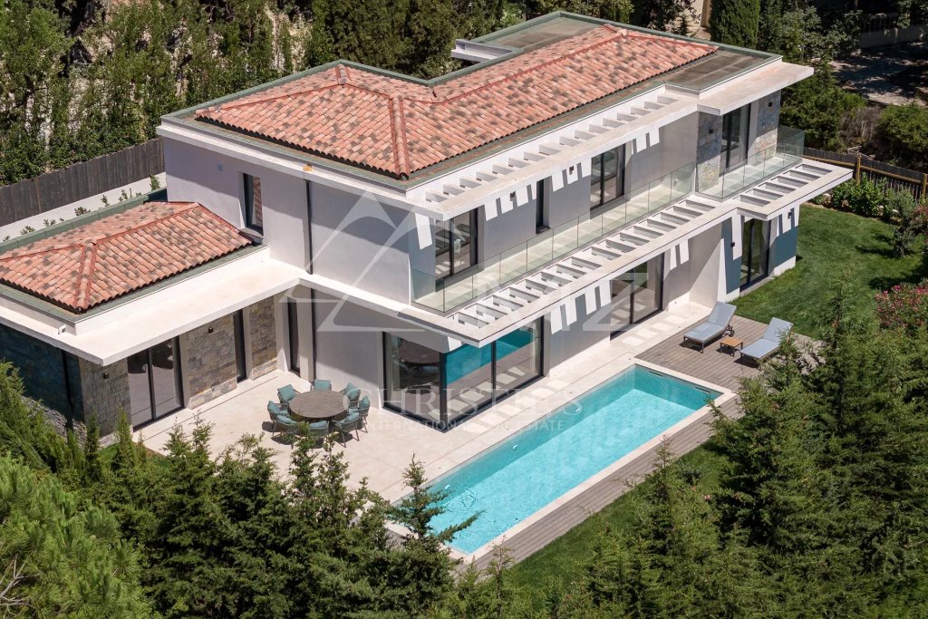 Villa for sale in Mougins — New contemporary villa in Mougins