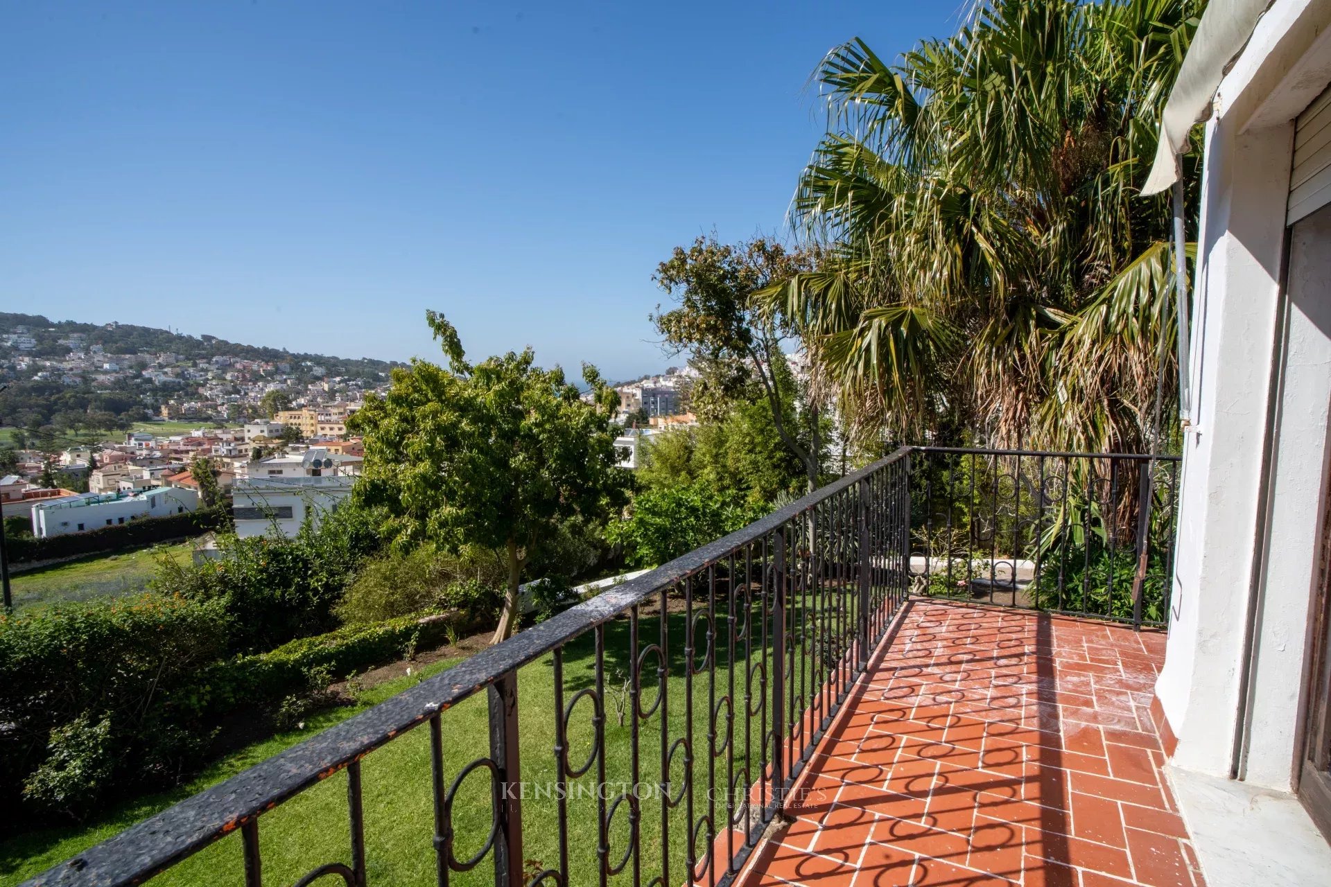 6 Bedroom Villa/Townhouse's Image 8