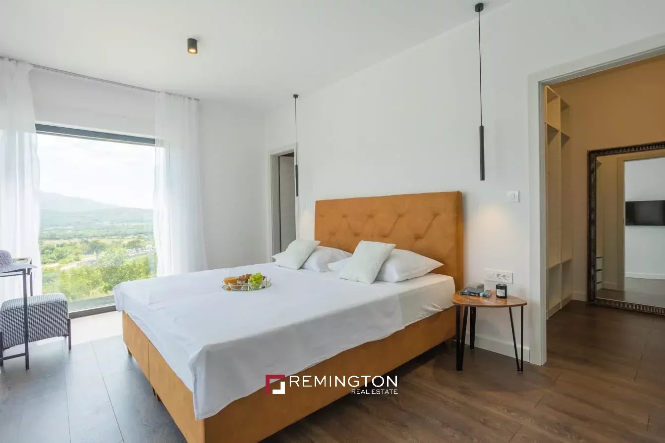 3 Bedroom Villa/Townhouse's Image 18