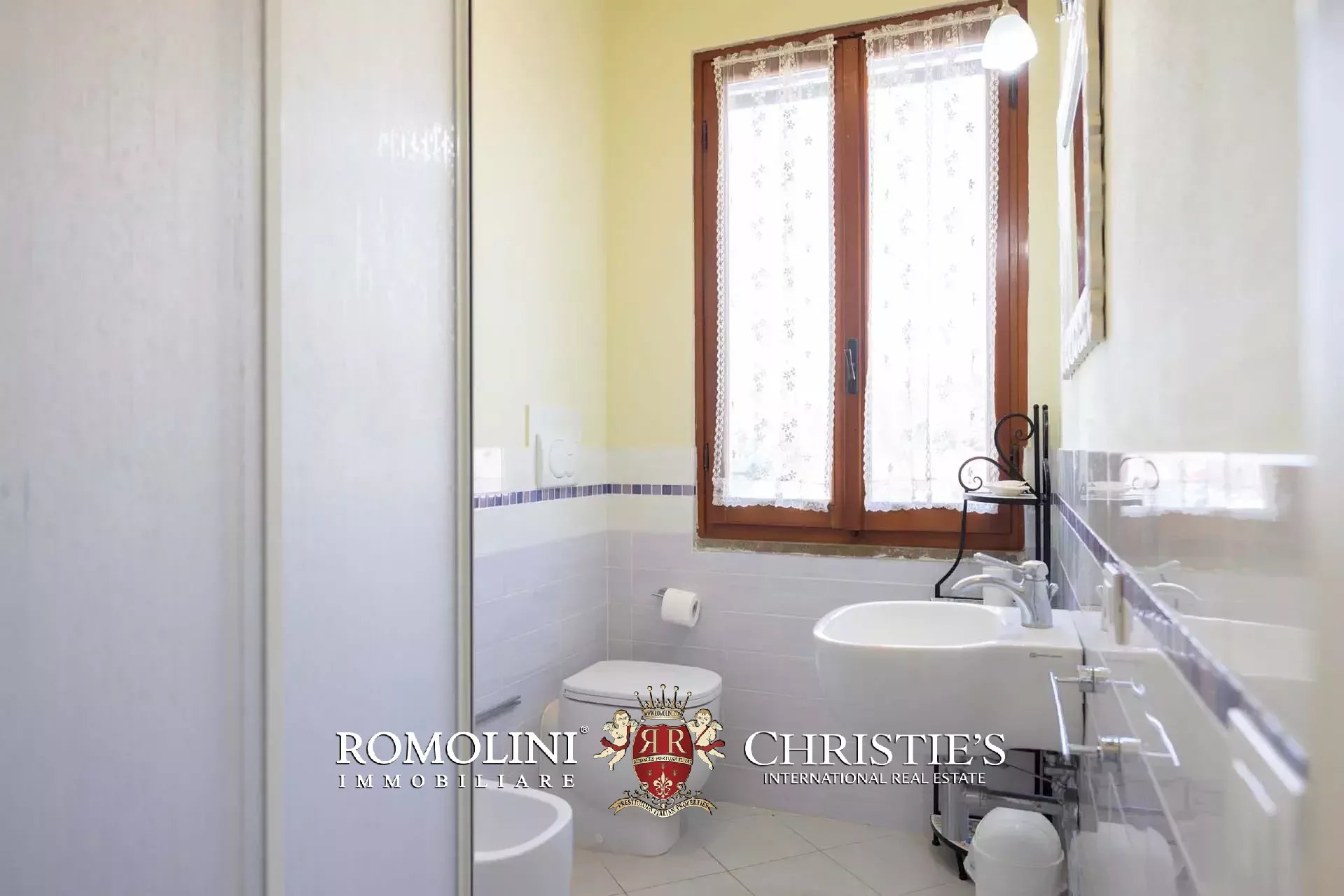 19 Bedroom Villa/Townhouse's Image 40